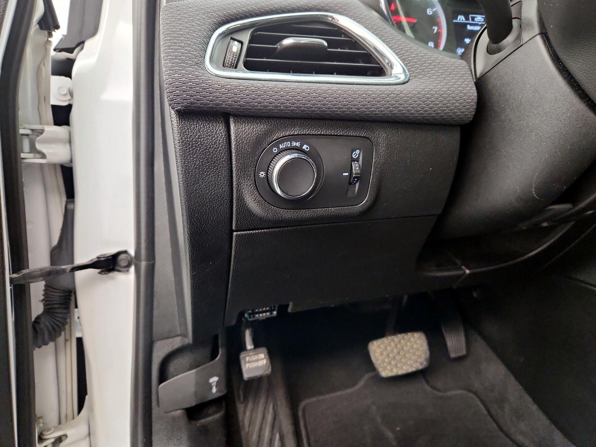 Thumbnail: 2019 Chevrolet Cruze - 13