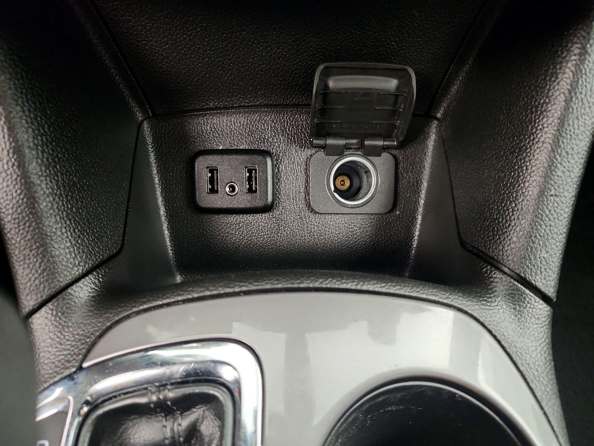 Thumbnail: 2019 Chevrolet Cruze - 18