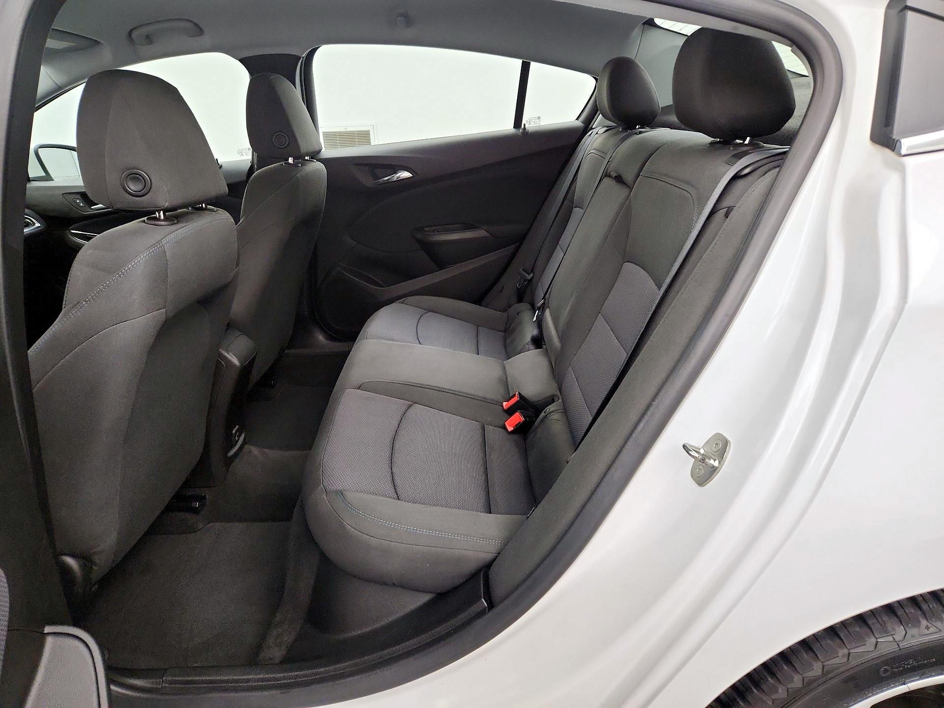 Thumbnail: 2019 Chevrolet Cruze - 19