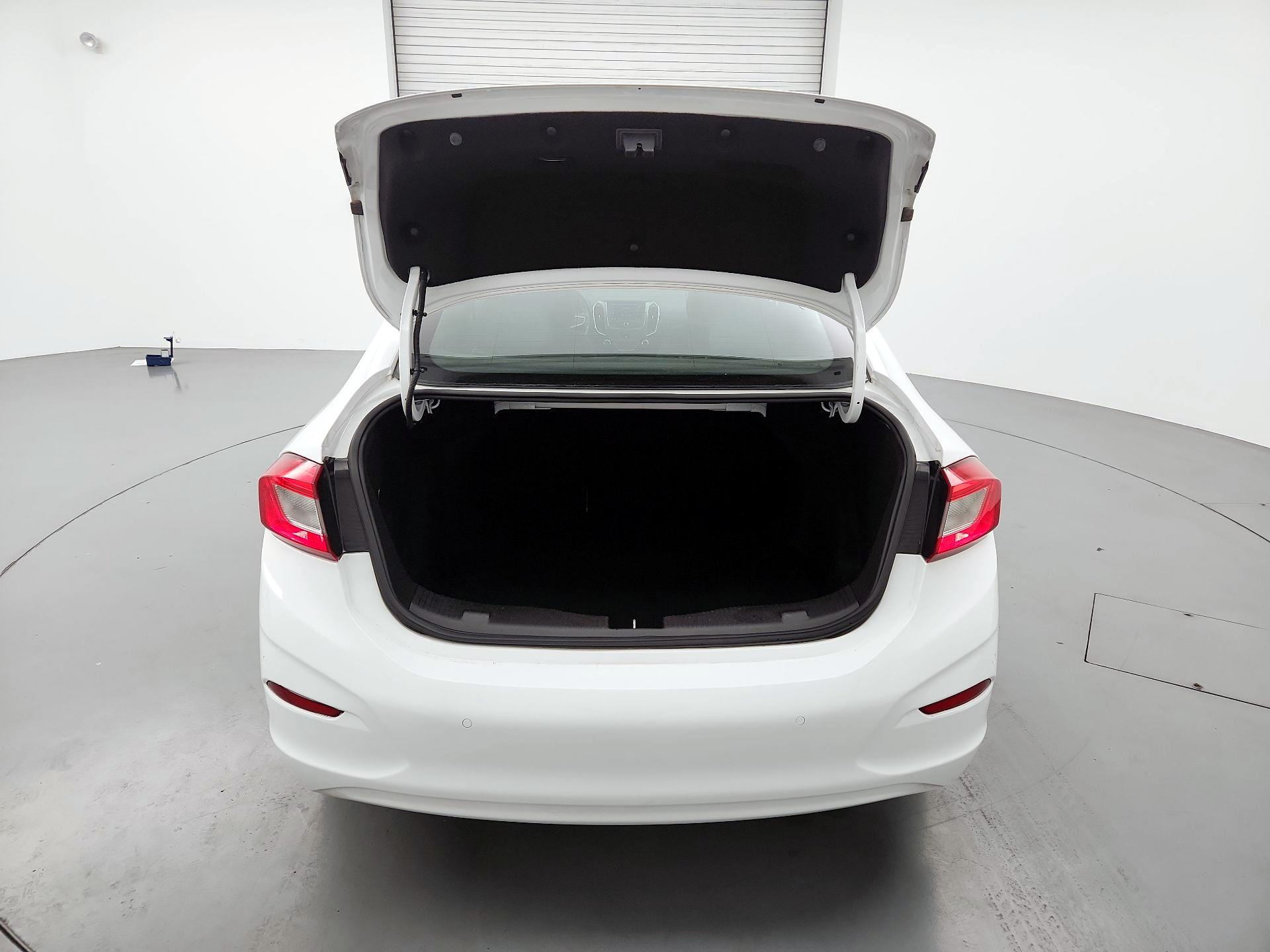 Thumbnail: 2019 Chevrolet Cruze - 20