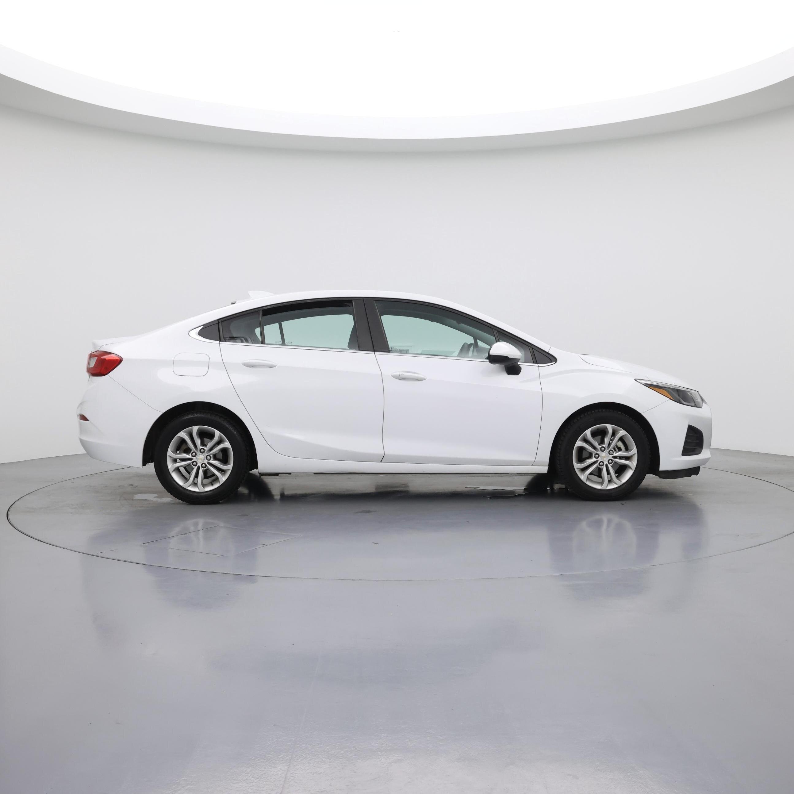 Thumbnail: 2019 Chevrolet Cruze - 7