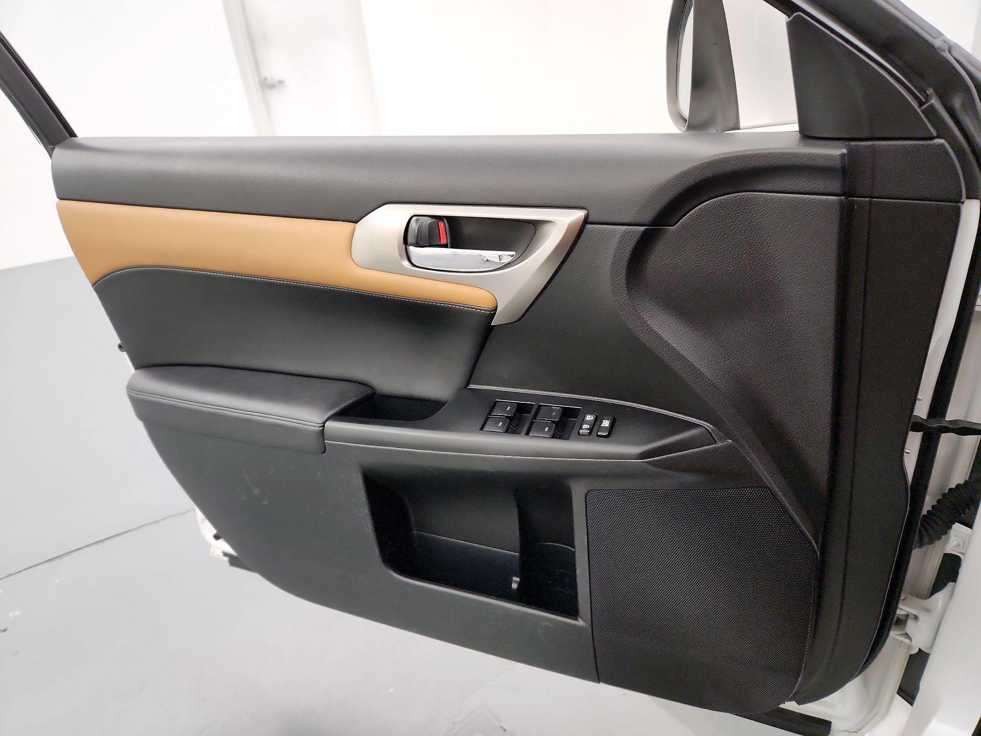 Thumbnail: 2015 Lexus CT - 12
