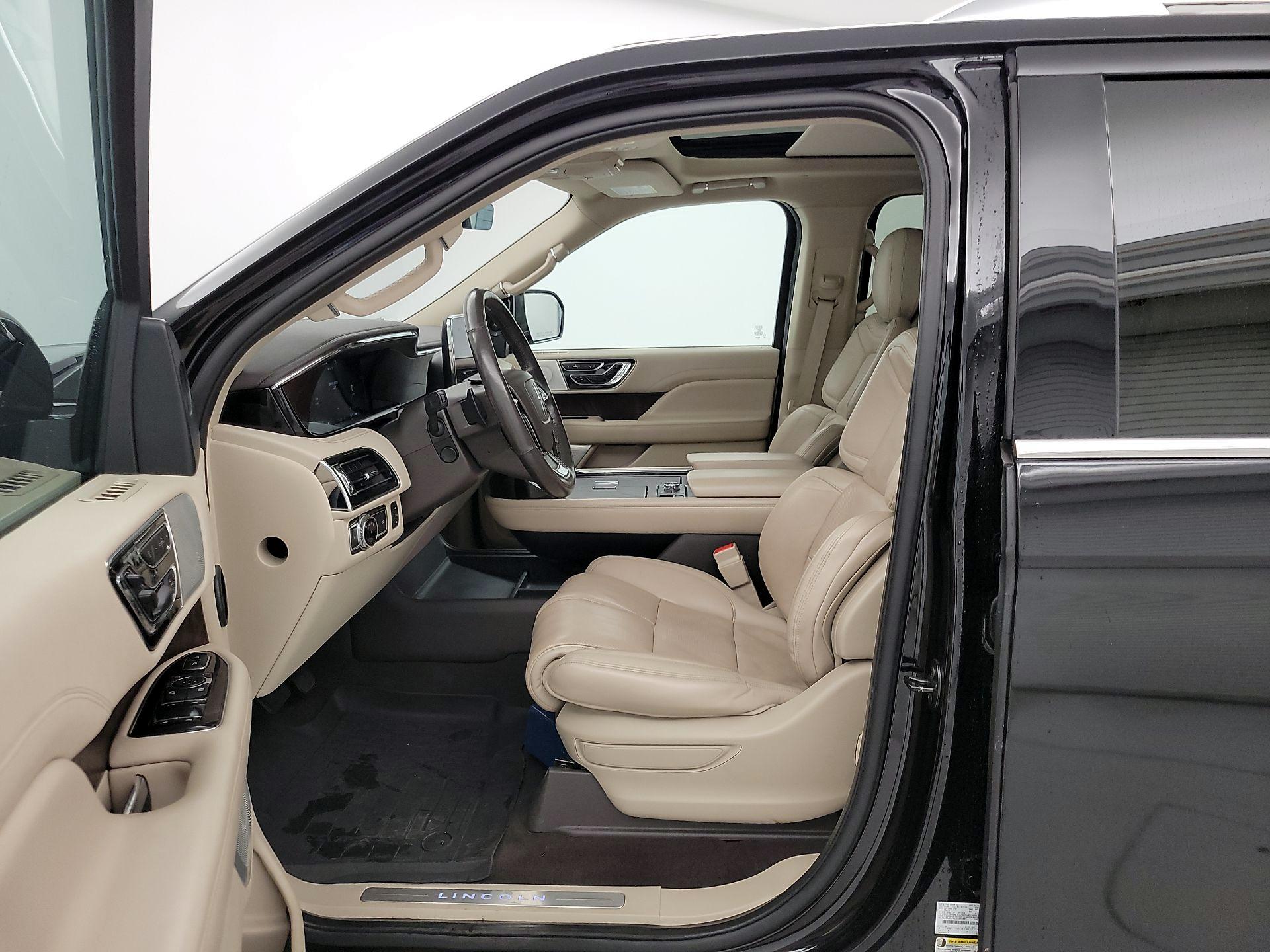 Thumbnail: 2020 Lincoln Navigator - 11