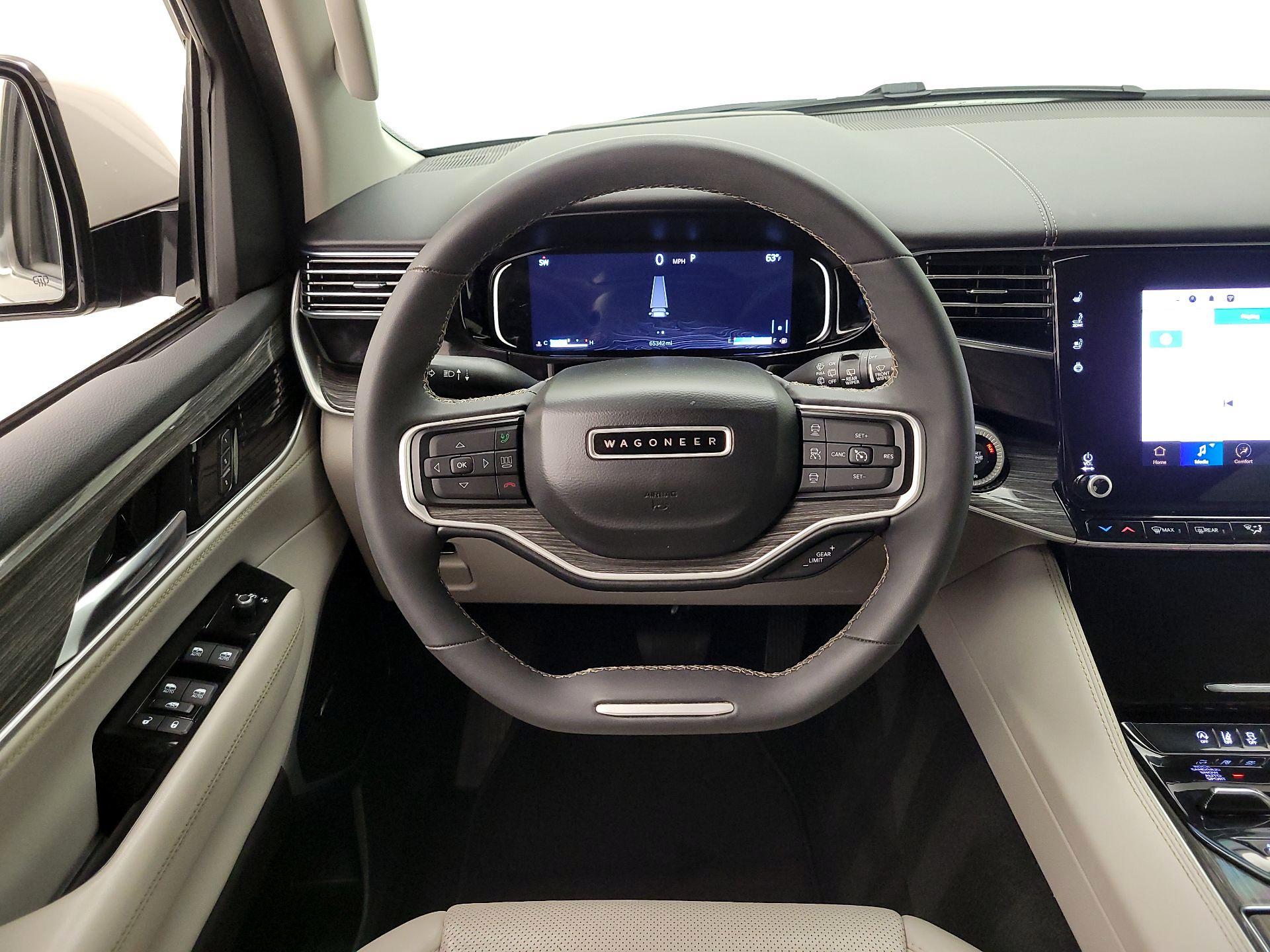 Thumbnail: 2022 Jeep Wagoneer - 10