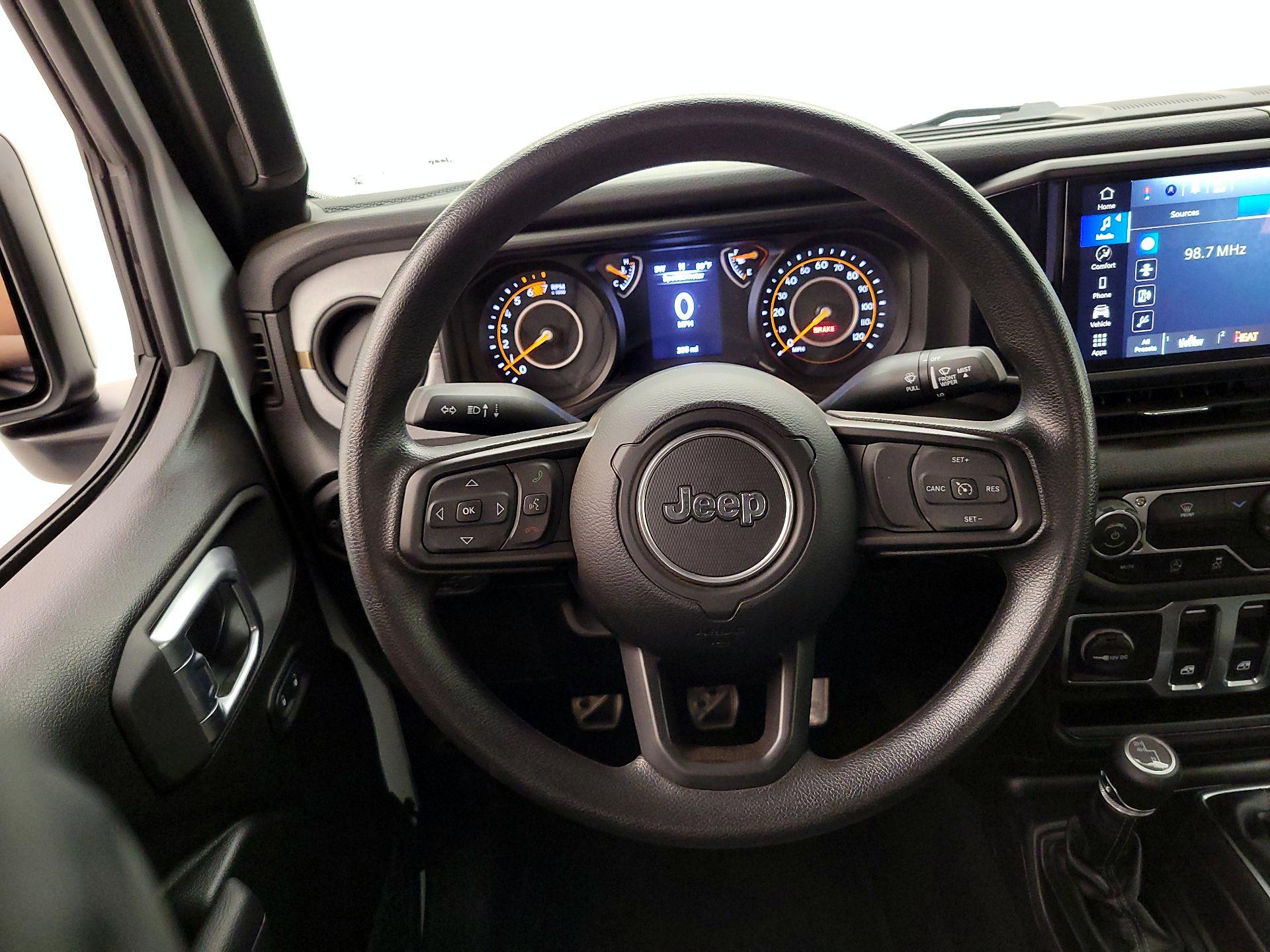 Thumbnail: 2025 Jeep Wrangler - 10