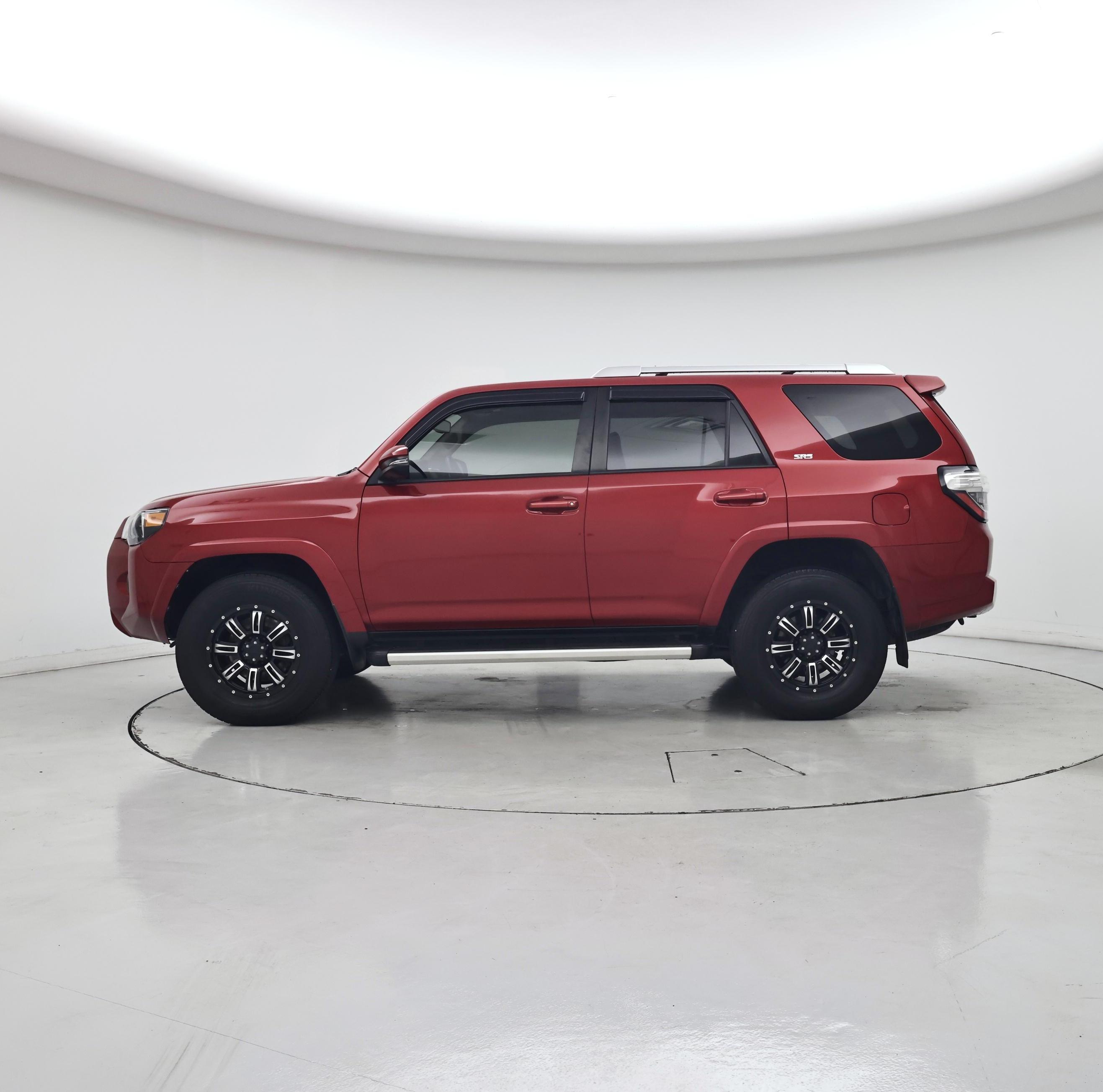 Thumbnail: 2016 Toyota 4Runner - 3