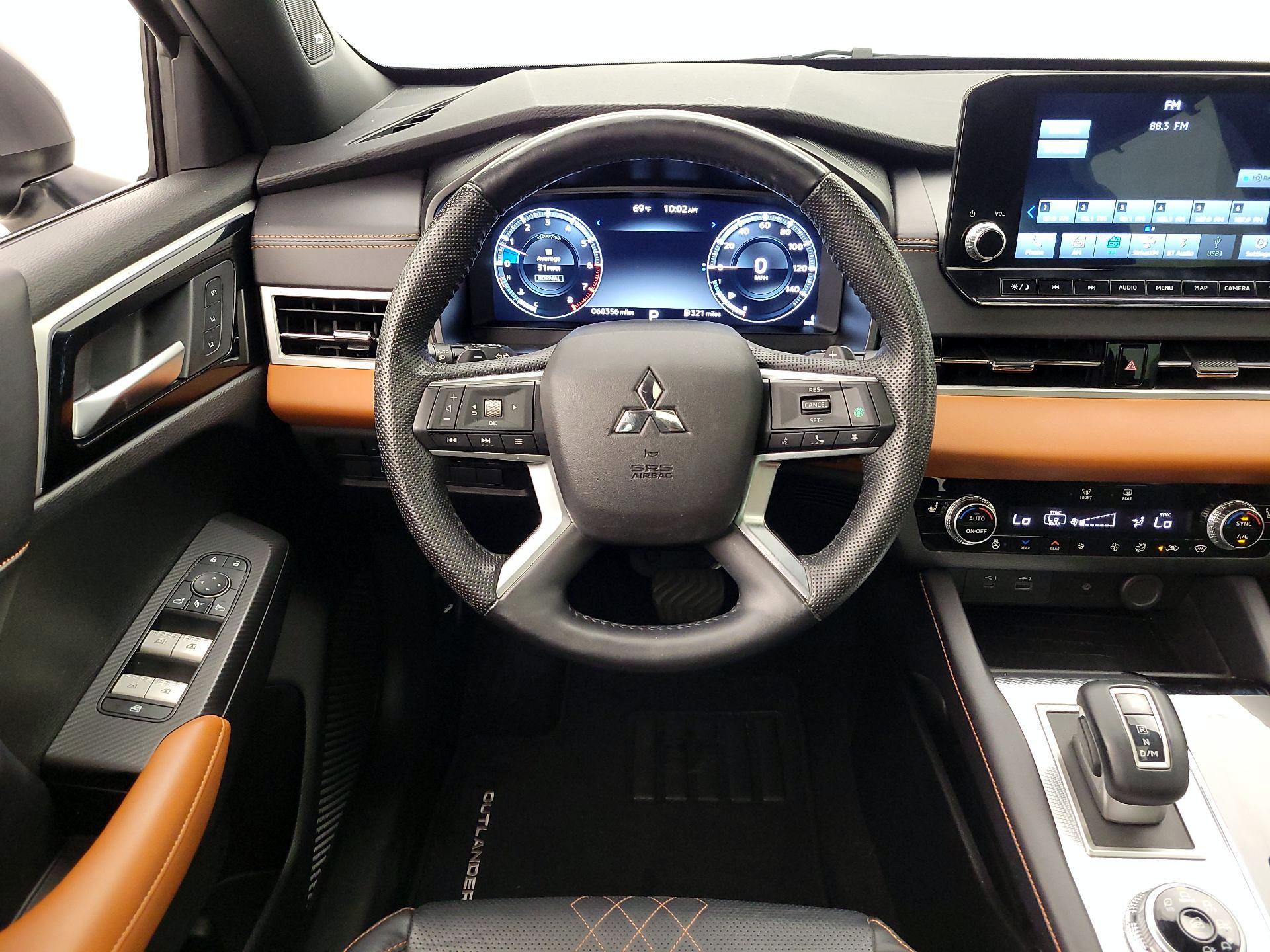 Thumbnail: 2023 Mitsubishi Outlander - 10
