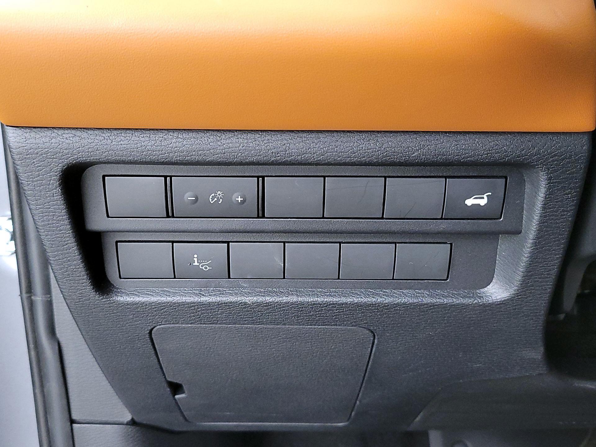 Thumbnail: 2023 Mitsubishi Outlander - 13