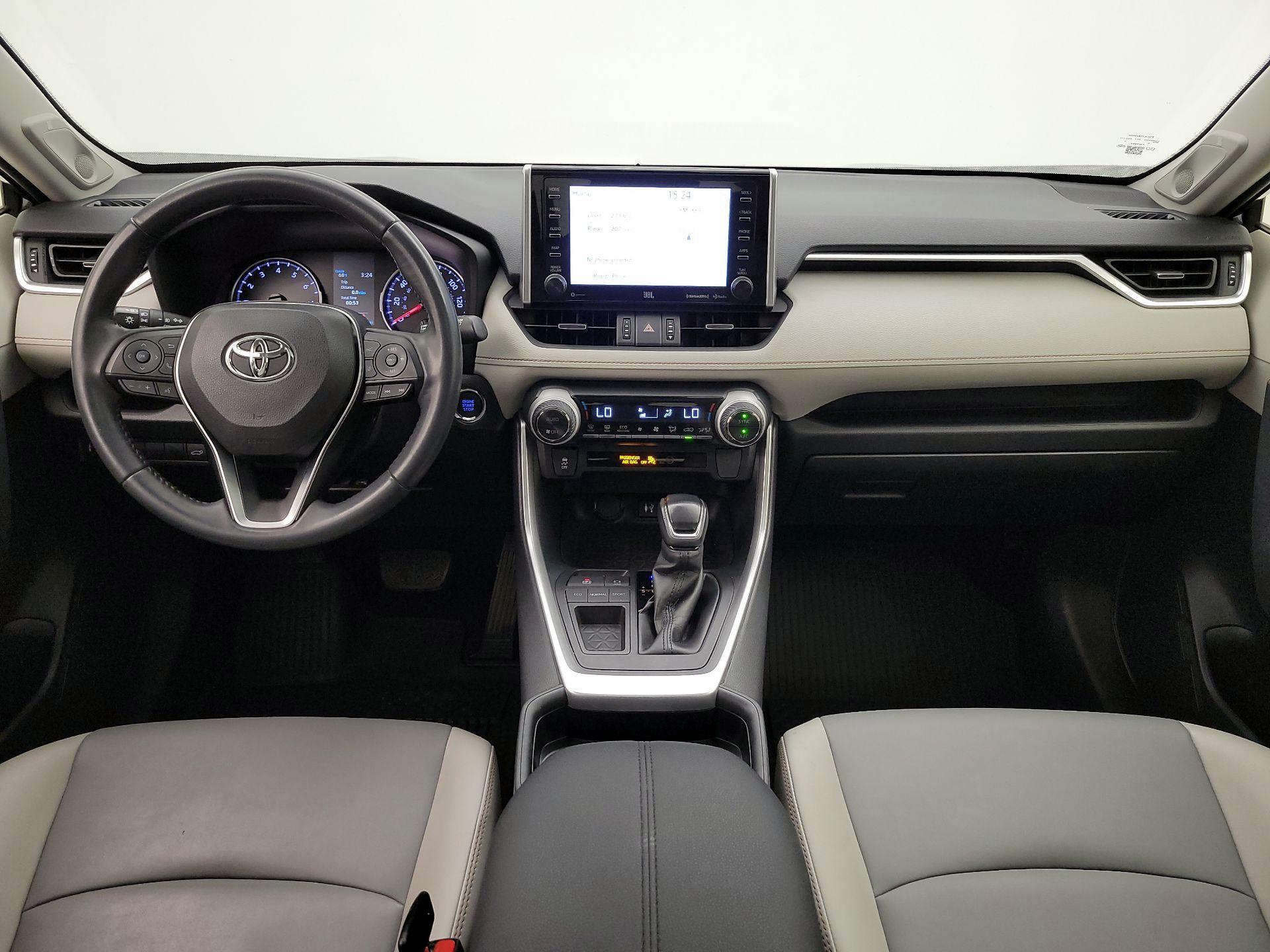 Thumbnail: 2019 Toyota RAV4 - 9