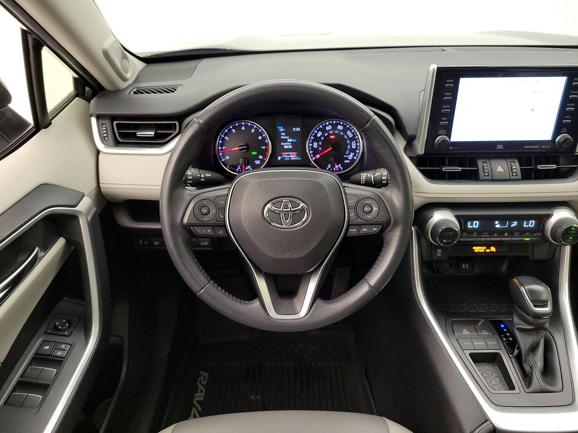 Thumbnail: 2019 Toyota RAV4 - 10