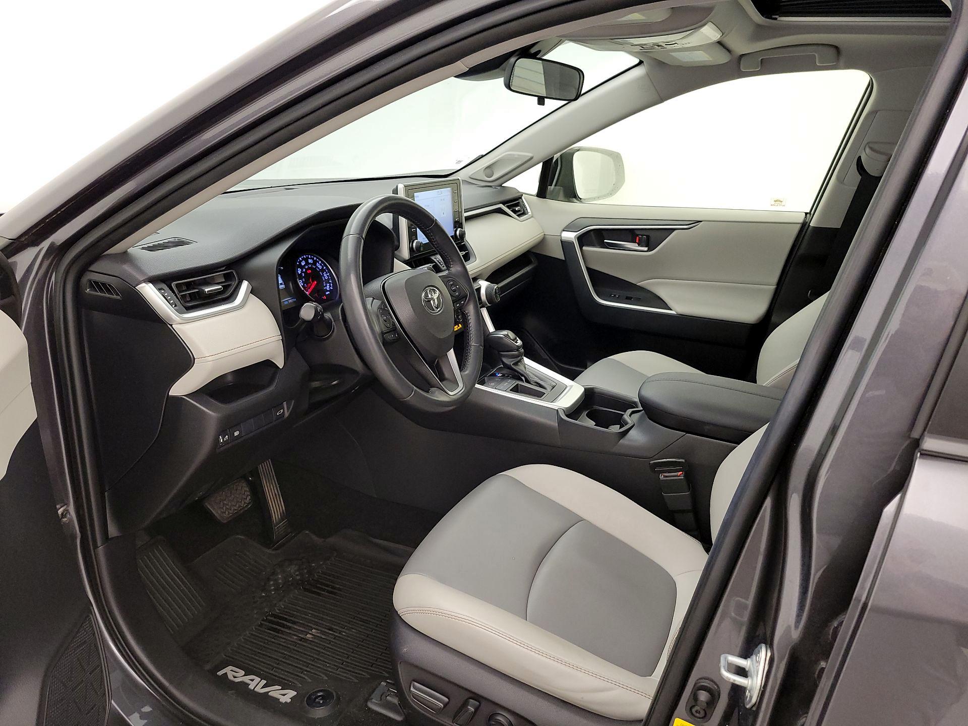 Thumbnail: 2019 Toyota RAV4 - 11