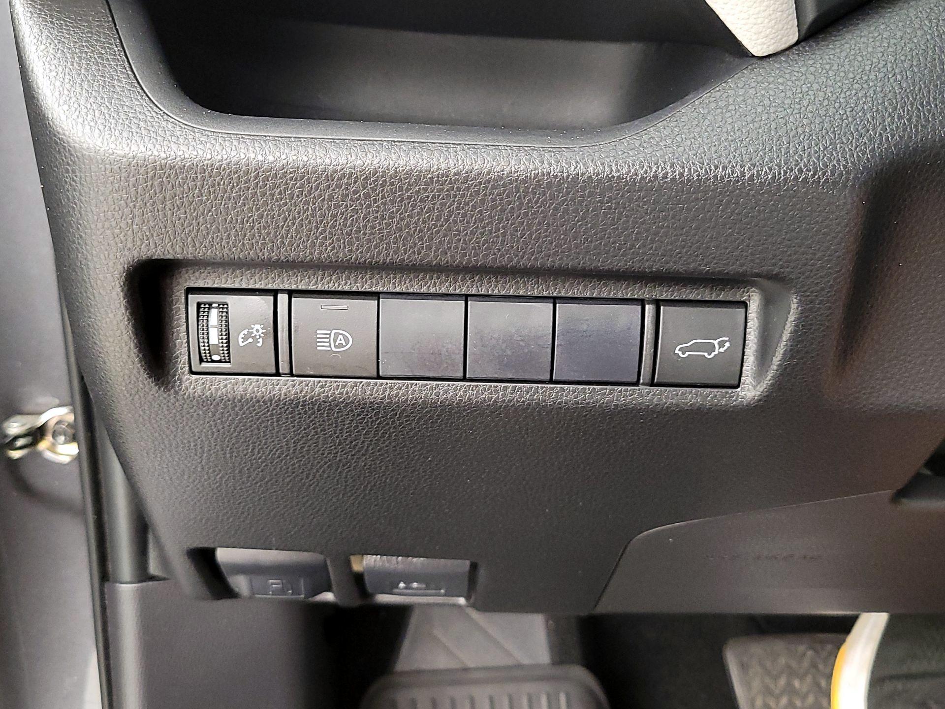 Thumbnail: 2019 Toyota RAV4 - 13