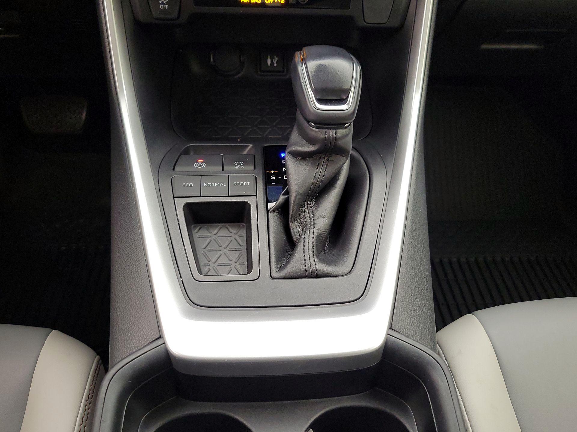 Thumbnail: 2019 Toyota RAV4 - 17