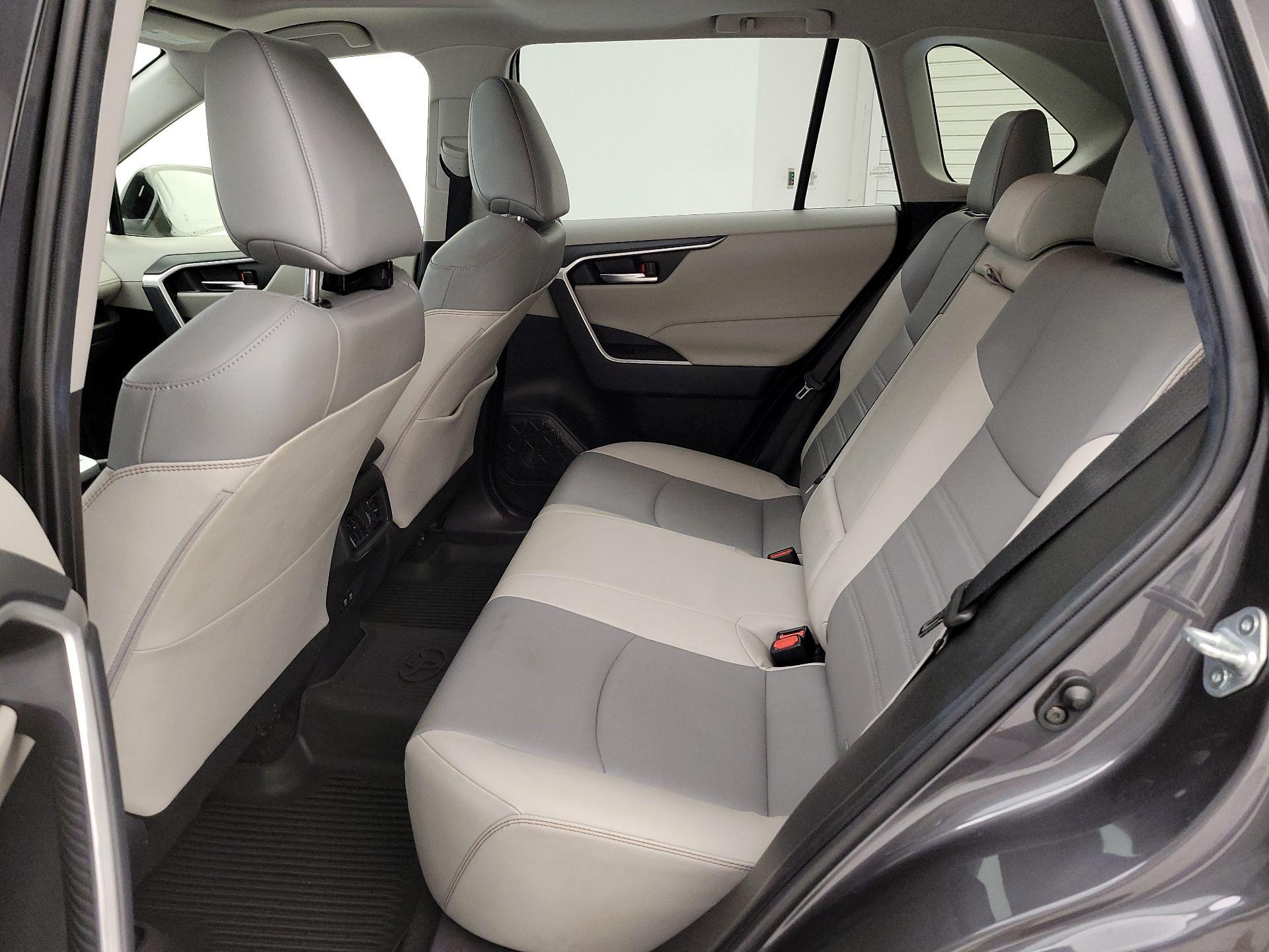Thumbnail: 2019 Toyota RAV4 - 20