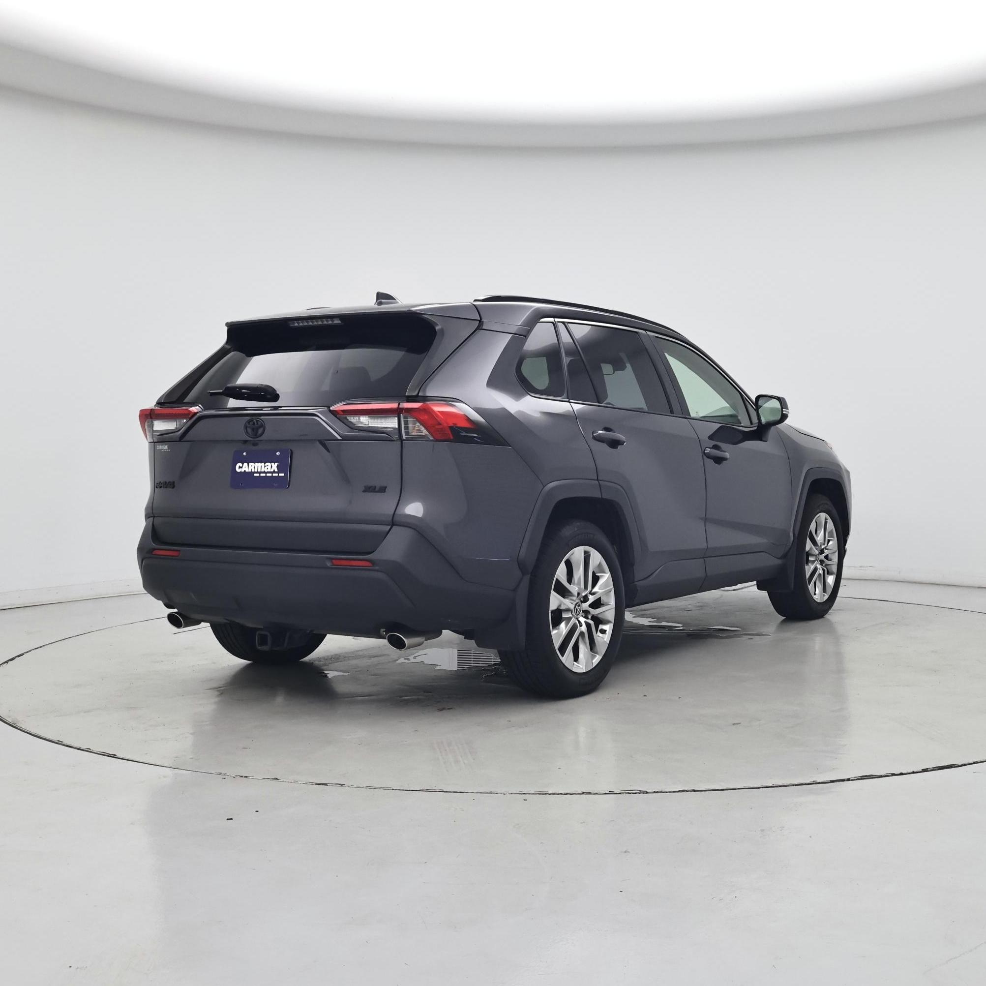 Thumbnail: 2019 Toyota RAV4 - 8
