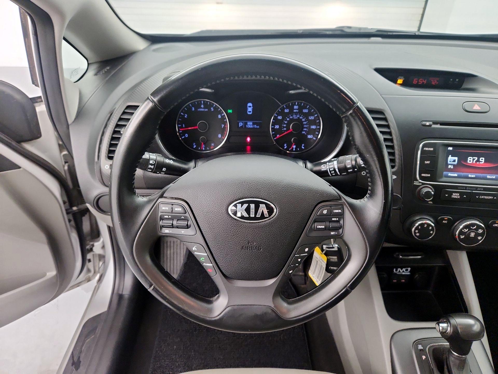 Thumbnail: 2015 Kia Forte - 10