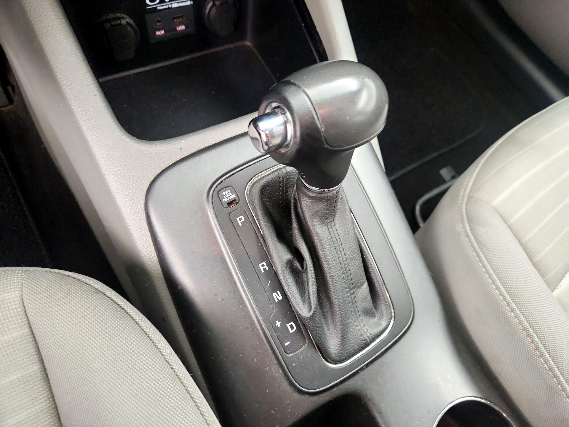 Thumbnail: 2015 Kia Forte - 17