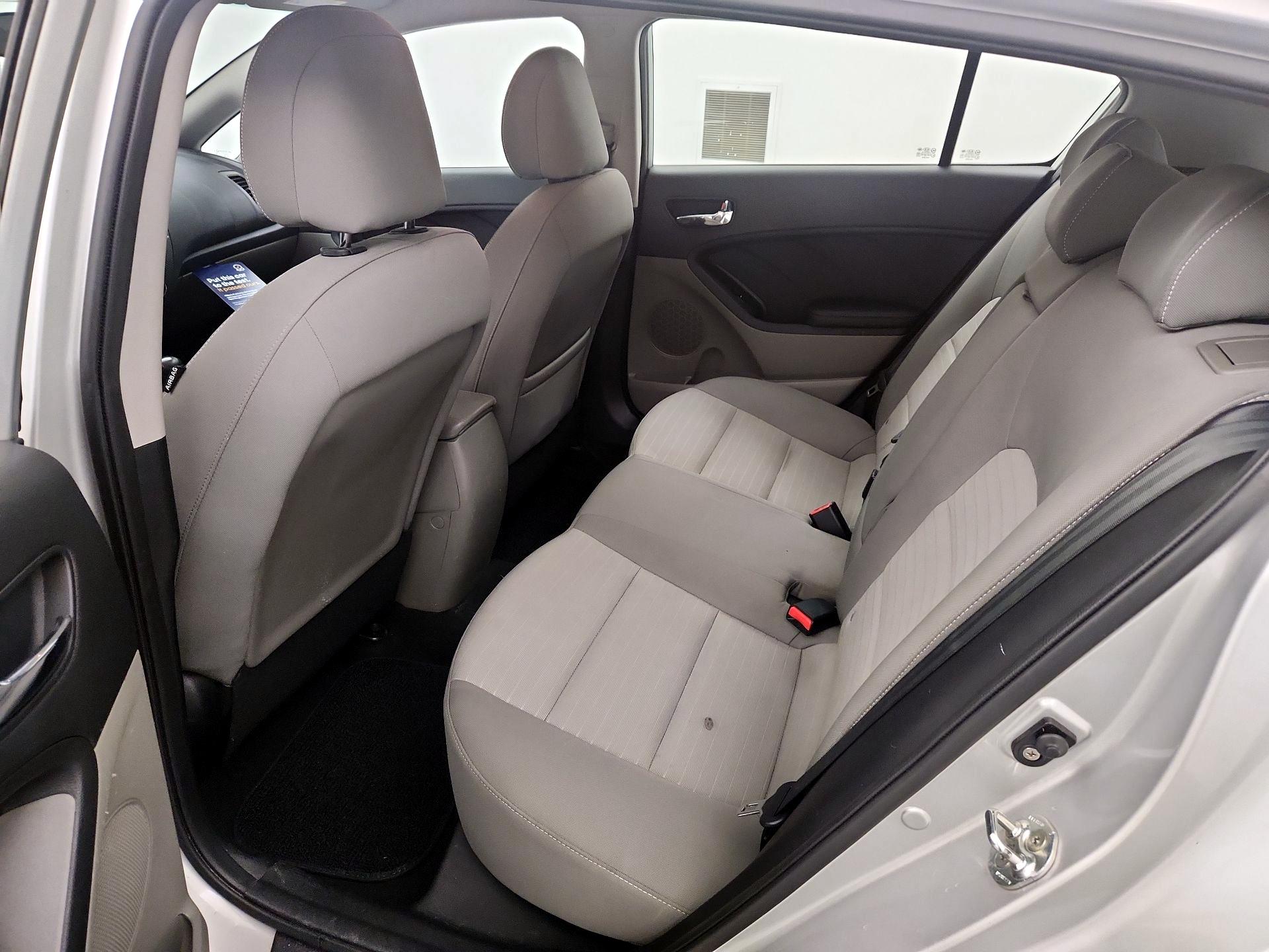 Thumbnail: 2015 Kia Forte - 19