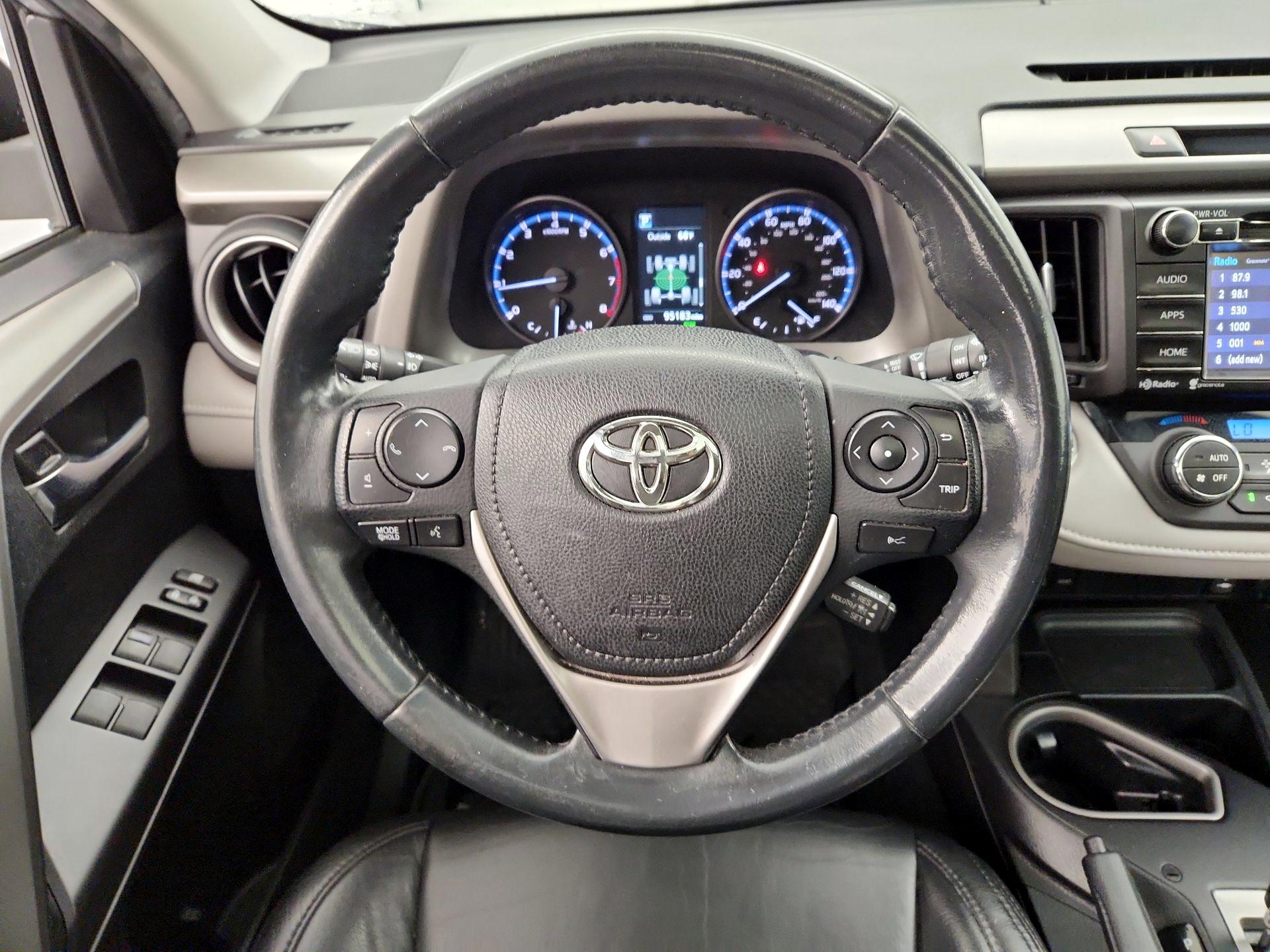 Thumbnail: 2018 Toyota RAV4 - 10