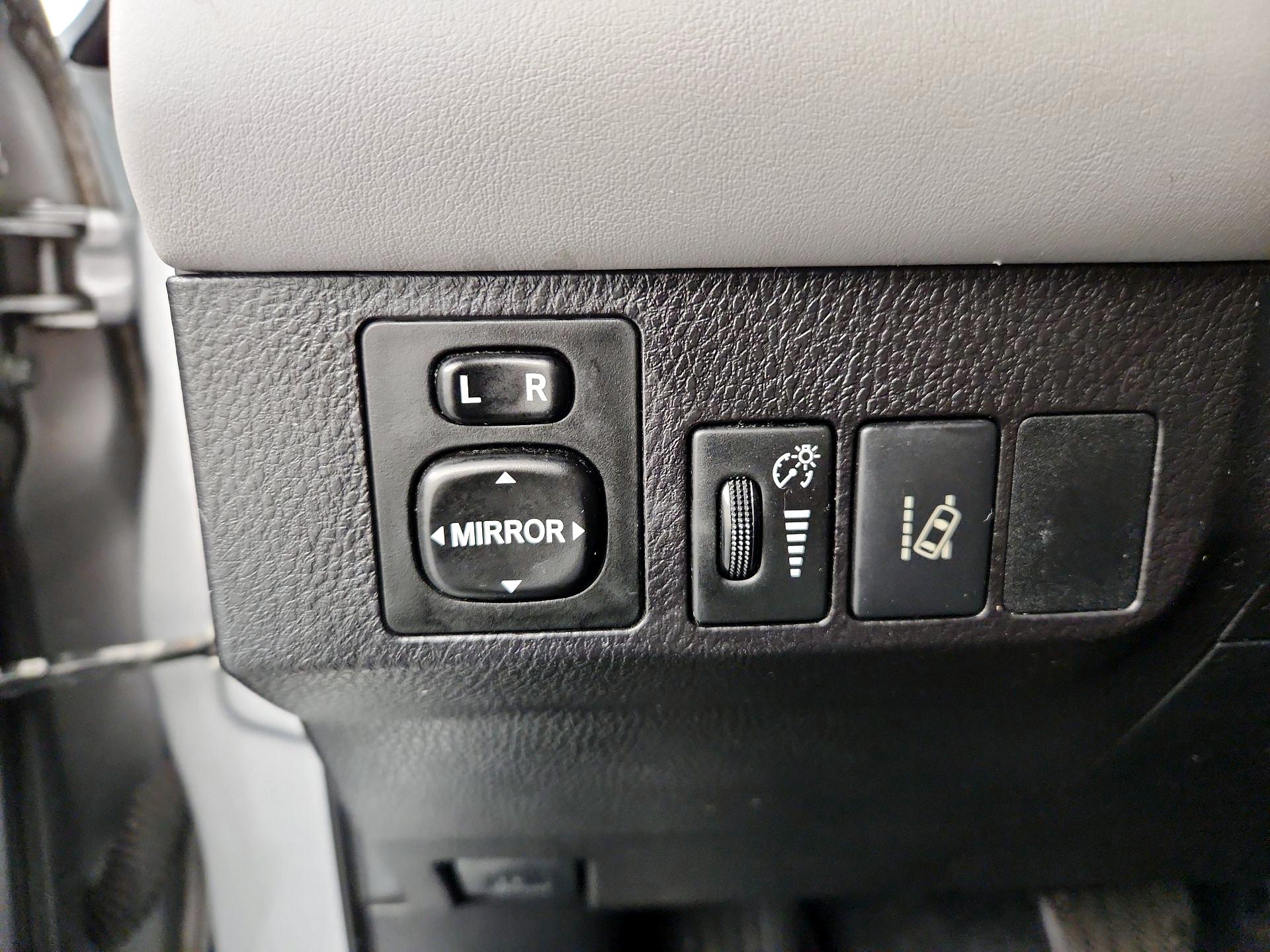 Thumbnail: 2018 Toyota RAV4 - 13