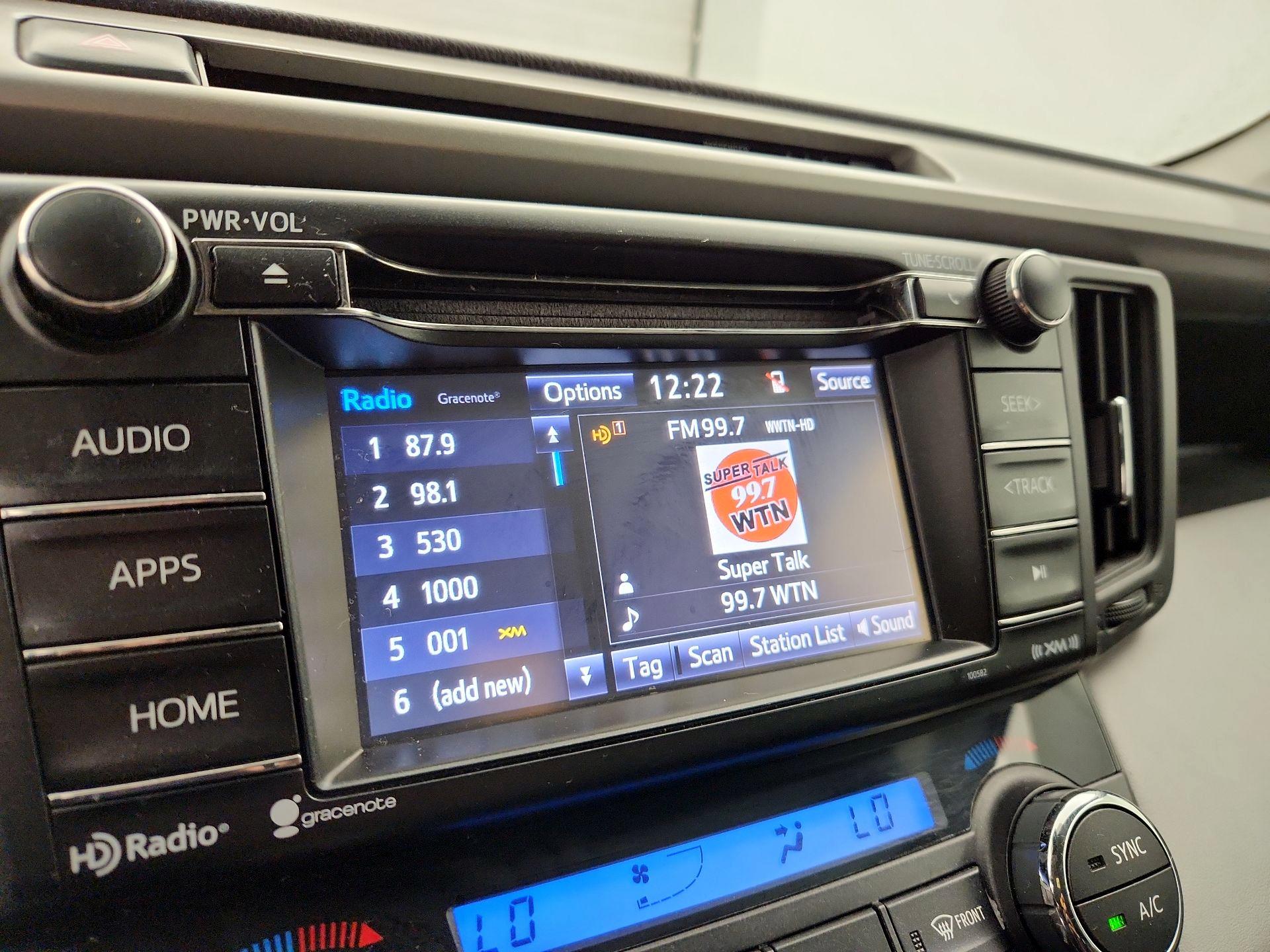 Thumbnail: 2018 Toyota RAV4 - 15