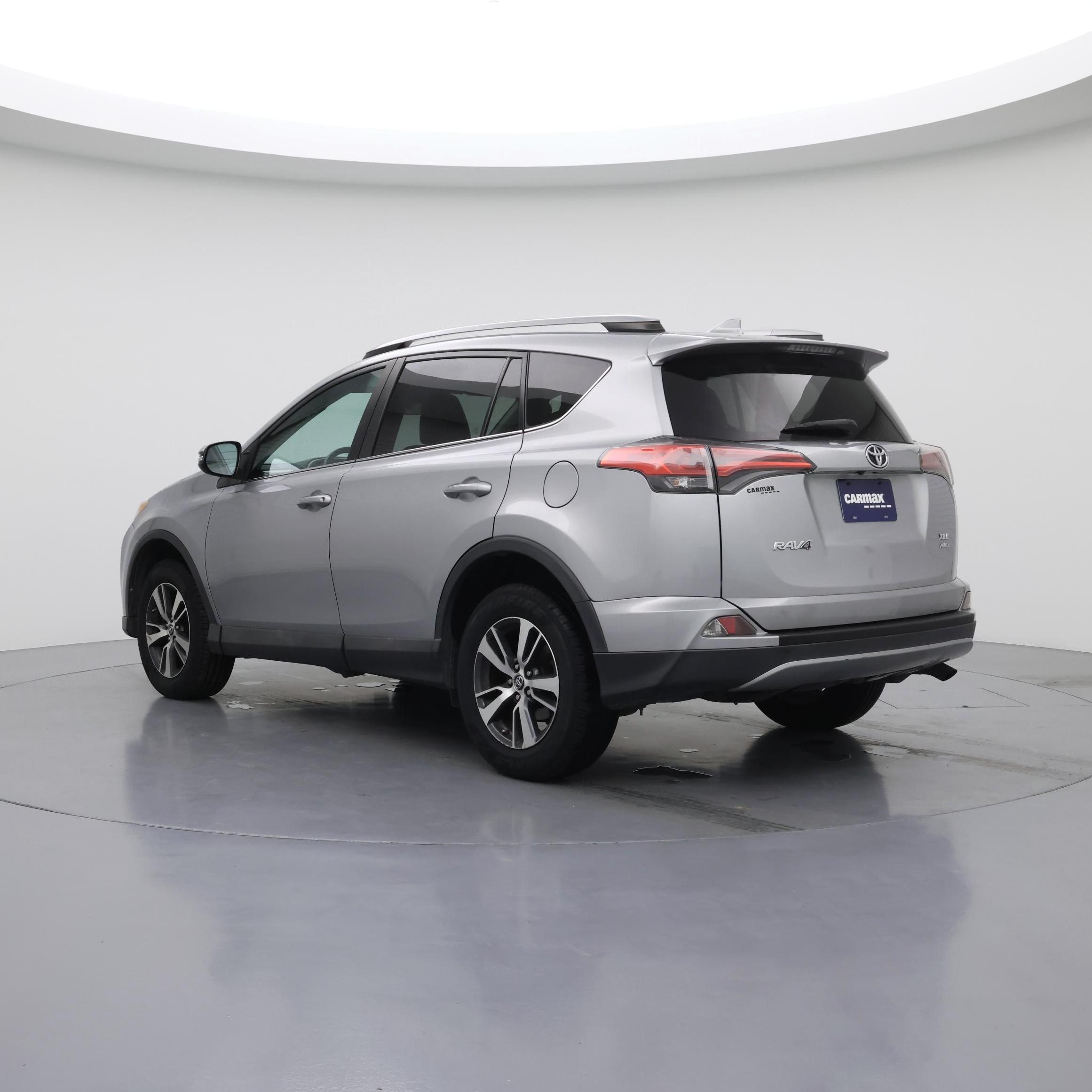 Thumbnail: 2018 Toyota RAV4 - 2