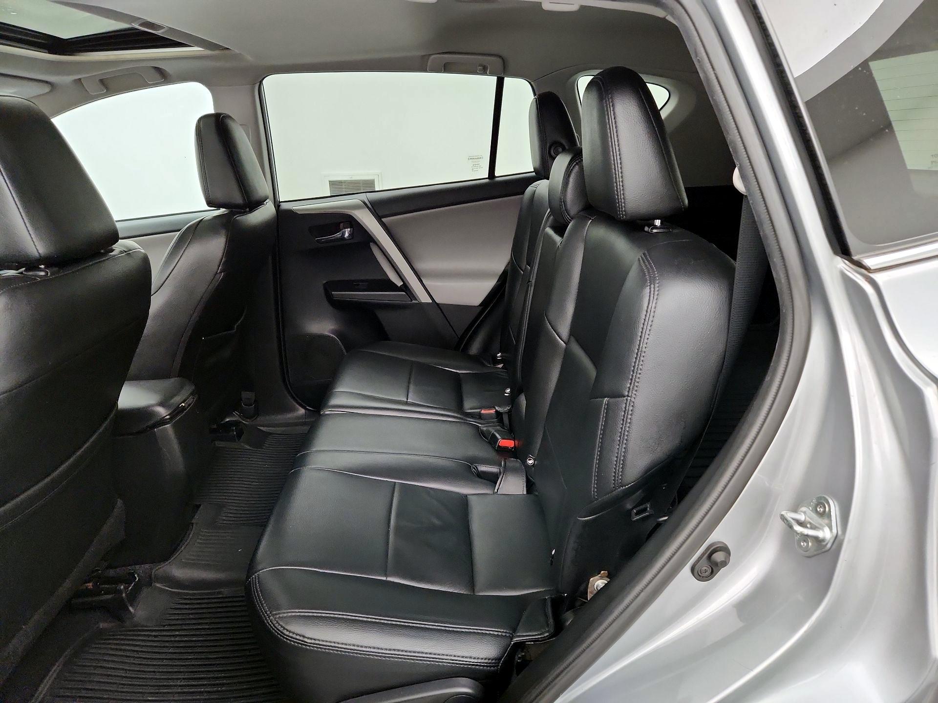 Thumbnail: 2018 Toyota RAV4 - 20