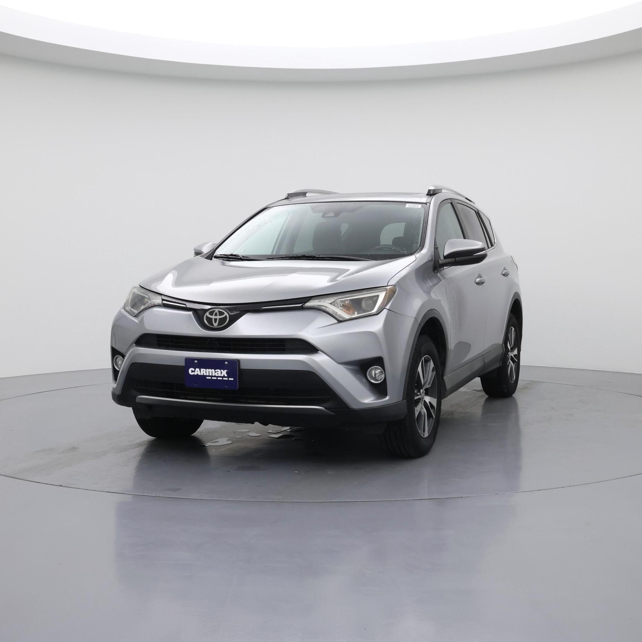 Thumbnail: 2018 Toyota RAV4 - 4