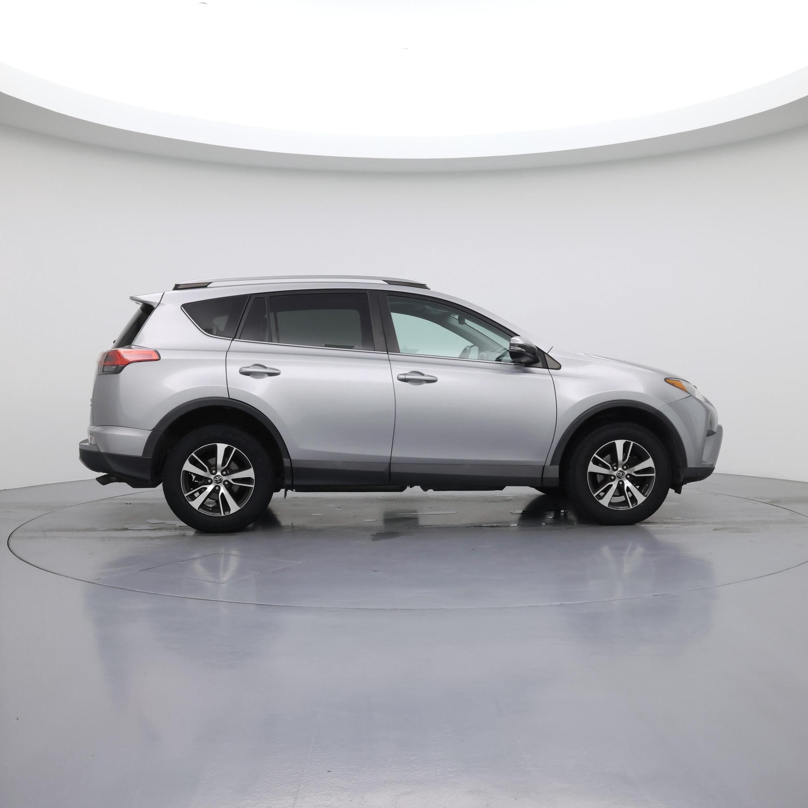 Thumbnail: 2018 Toyota RAV4 - 7