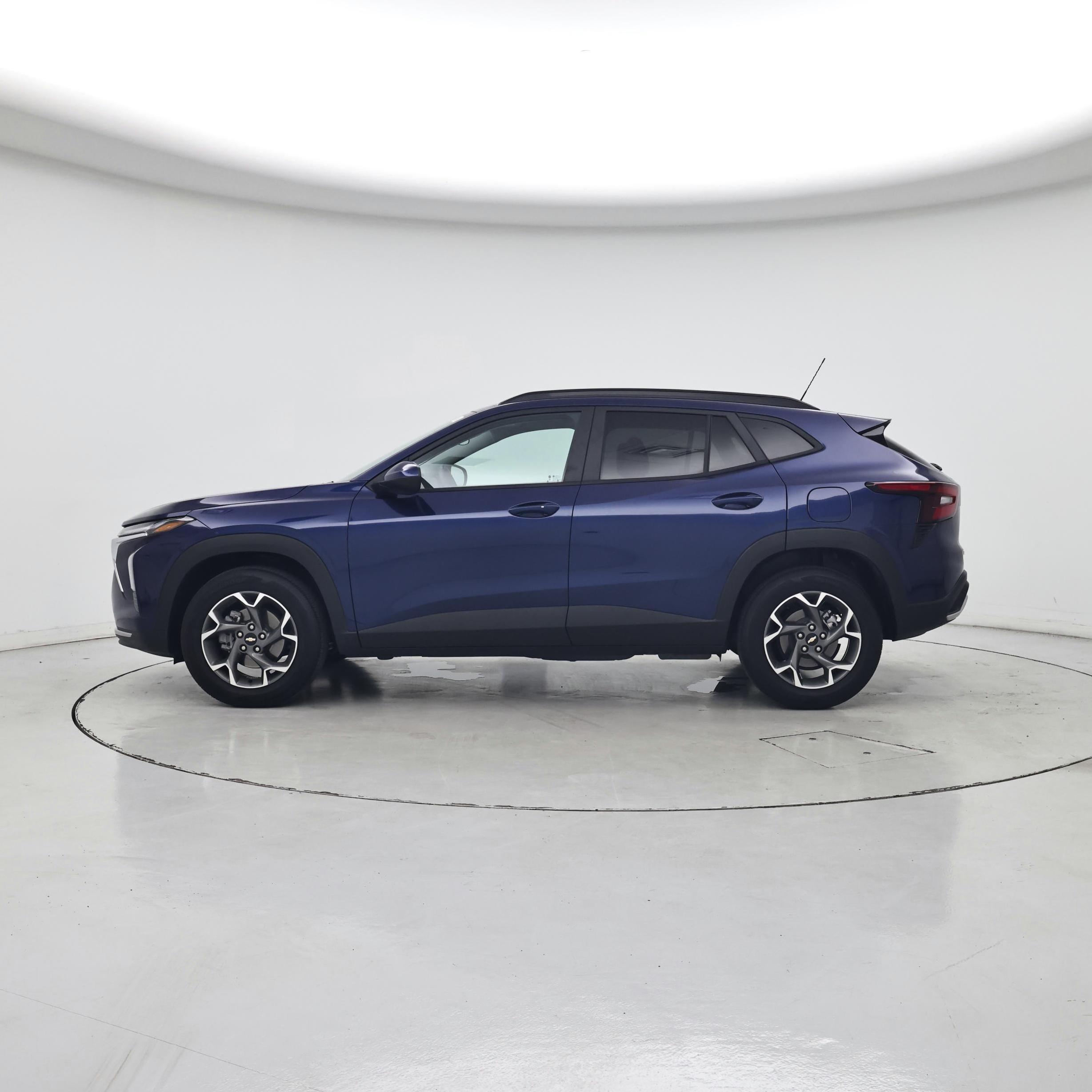 Thumbnail: 2024 Chevrolet Trax - 3