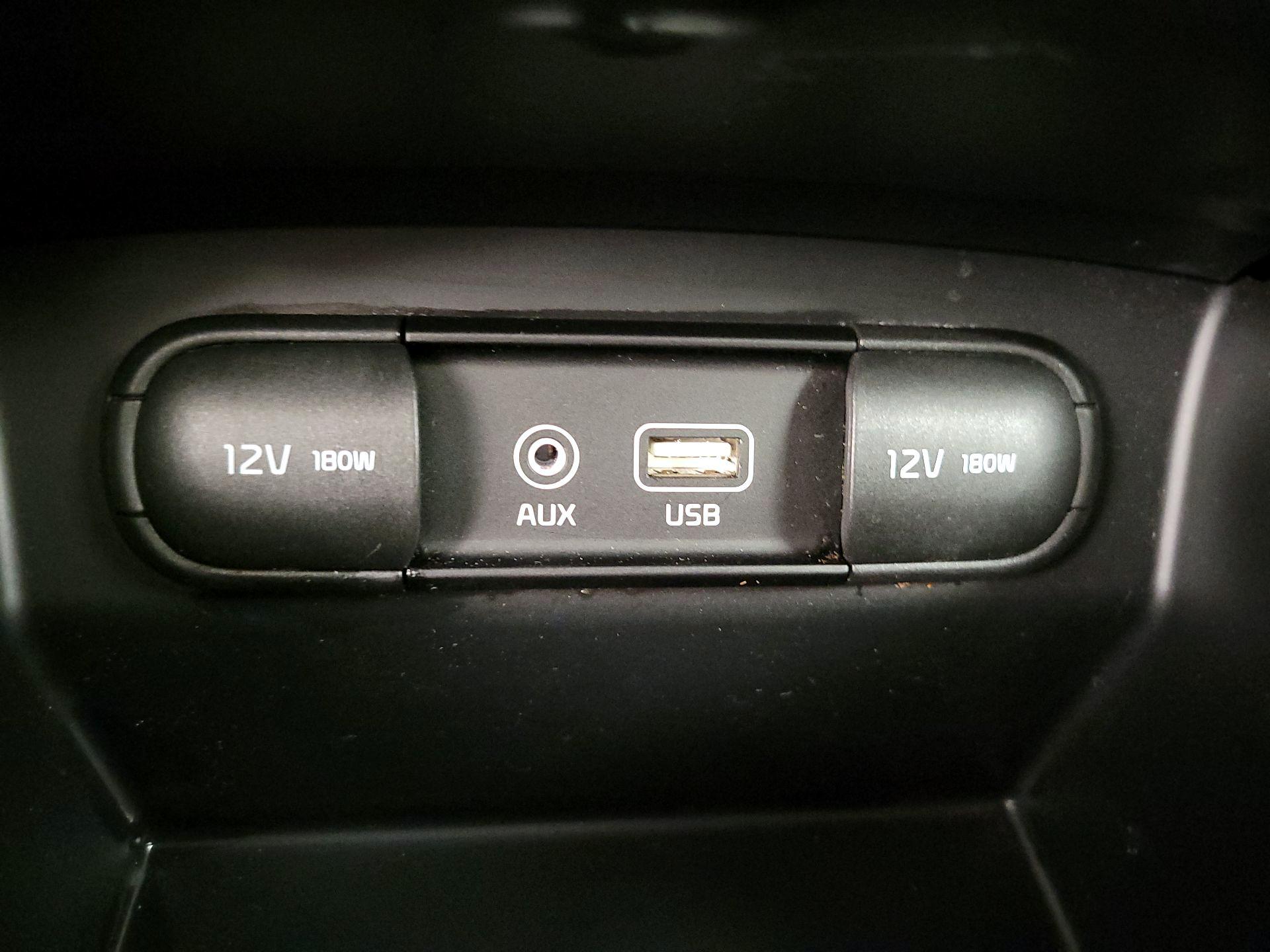 Thumbnail: 2020 Kia Sorento - 18