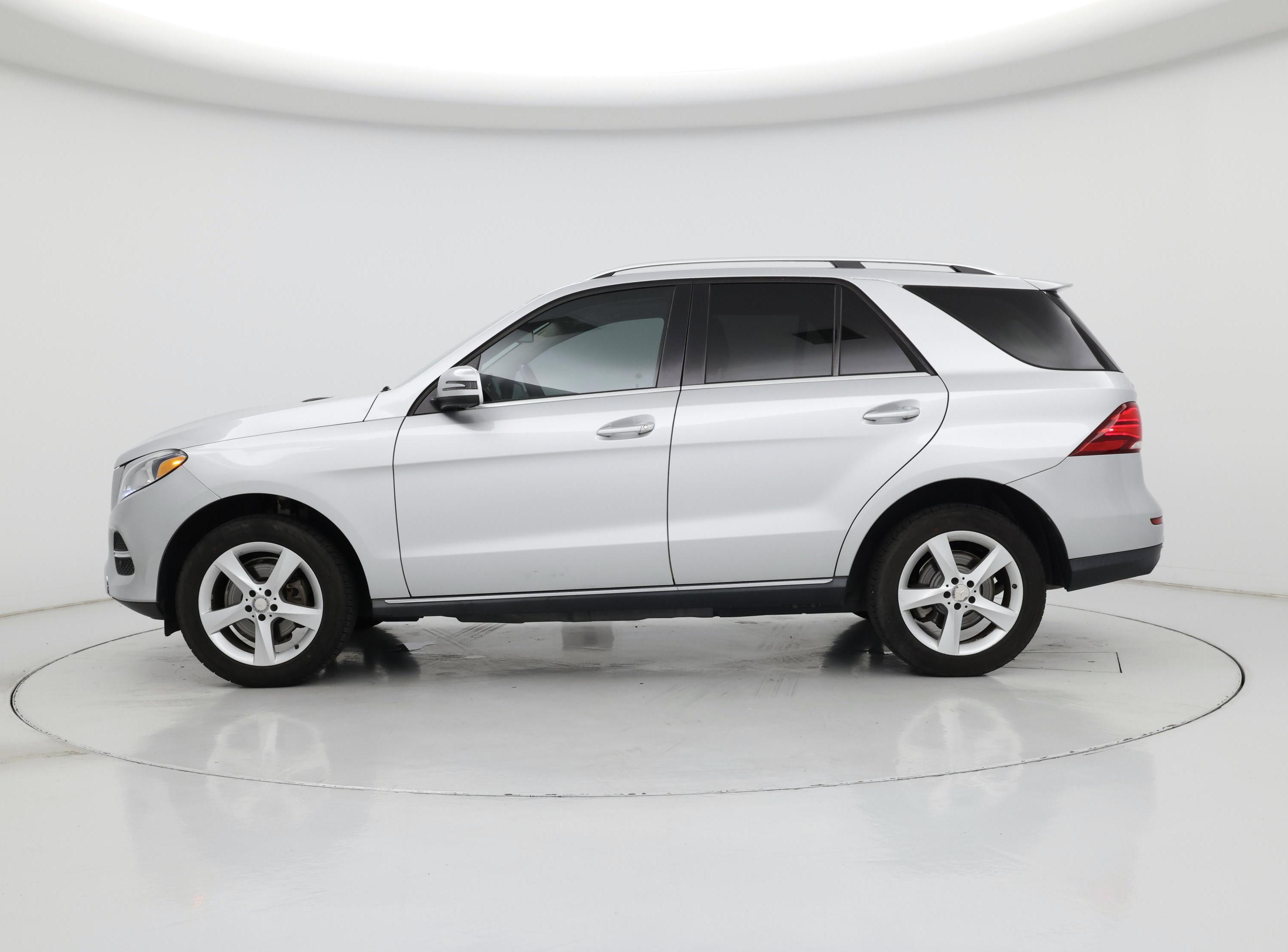 Thumbnail: 2016 Mercedes-Benz GLE - 3
