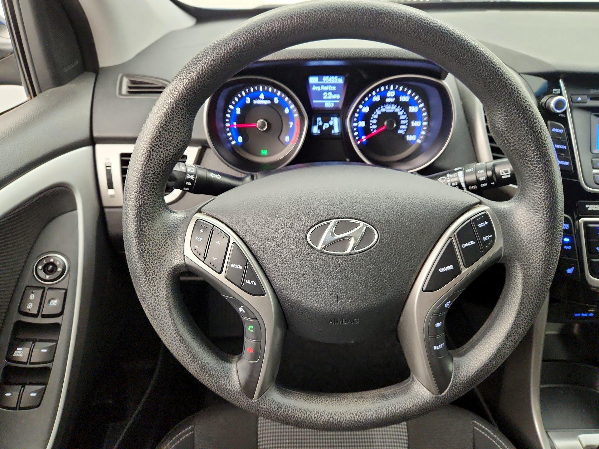 Thumbnail: 2016 Hyundai Elantra - 10