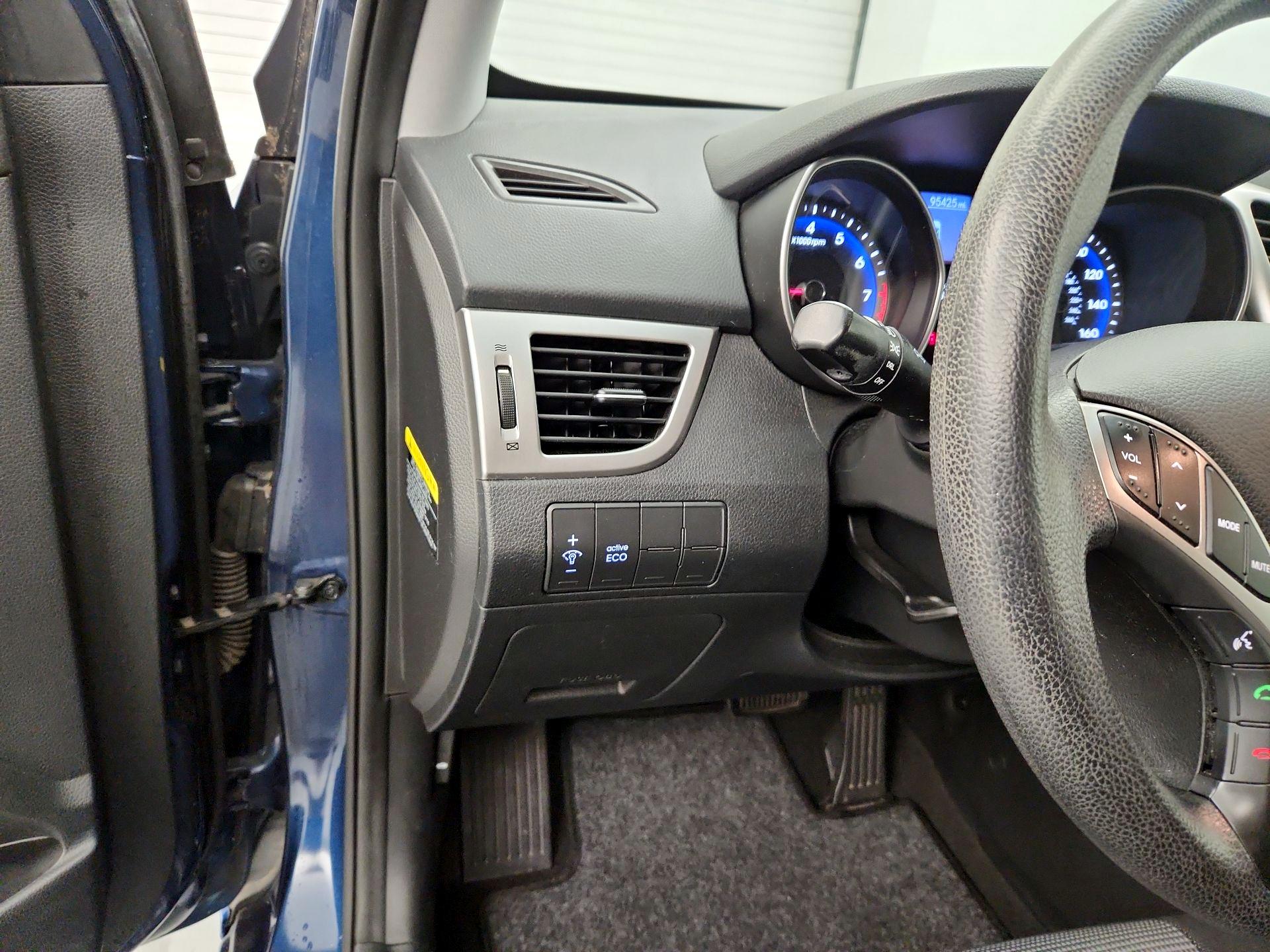 Thumbnail: 2016 Hyundai Elantra - 13