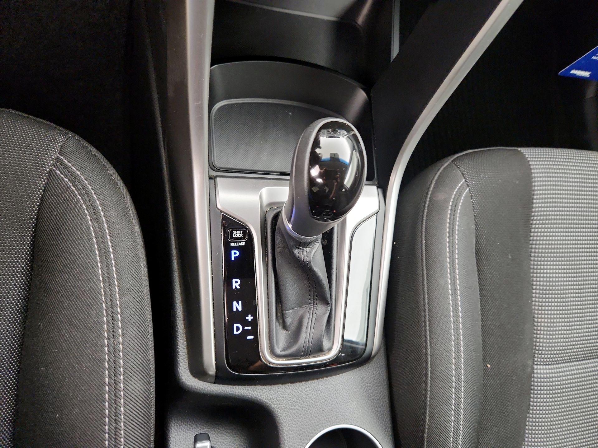 Thumbnail: 2016 Hyundai Elantra - 16