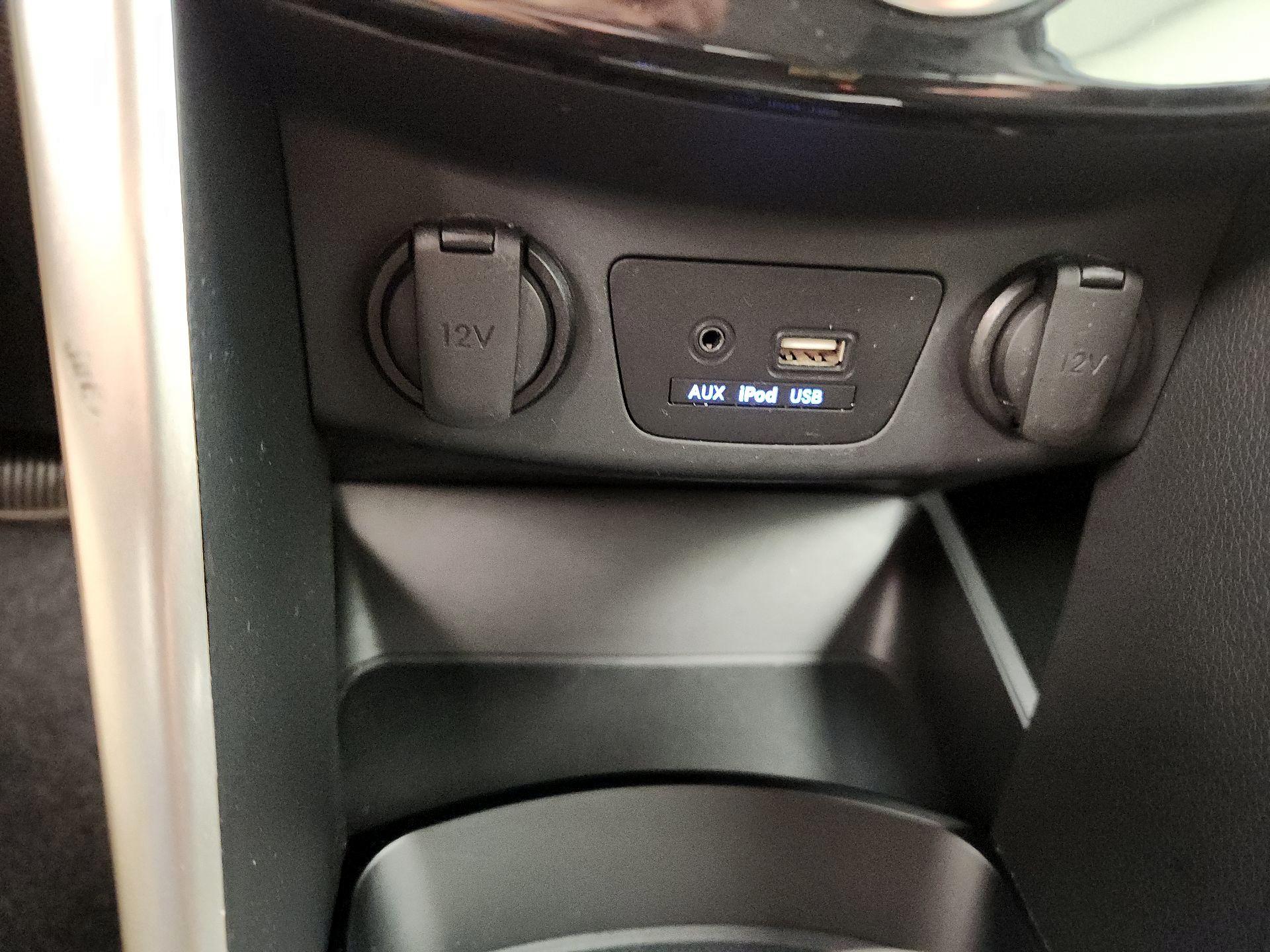 Thumbnail: 2016 Hyundai Elantra - 17