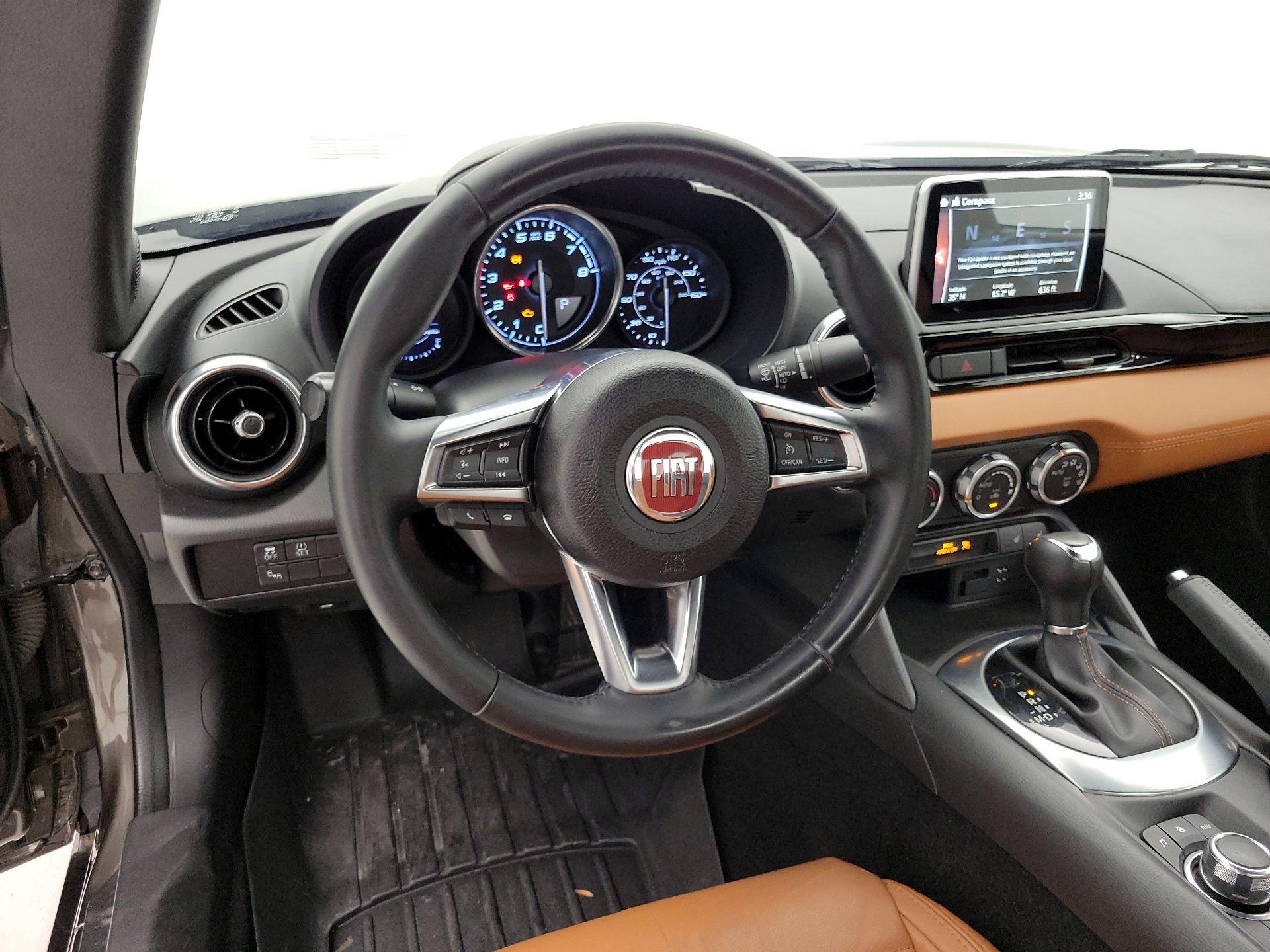 Thumbnail: 2017 Fiat 124 Spider - 10