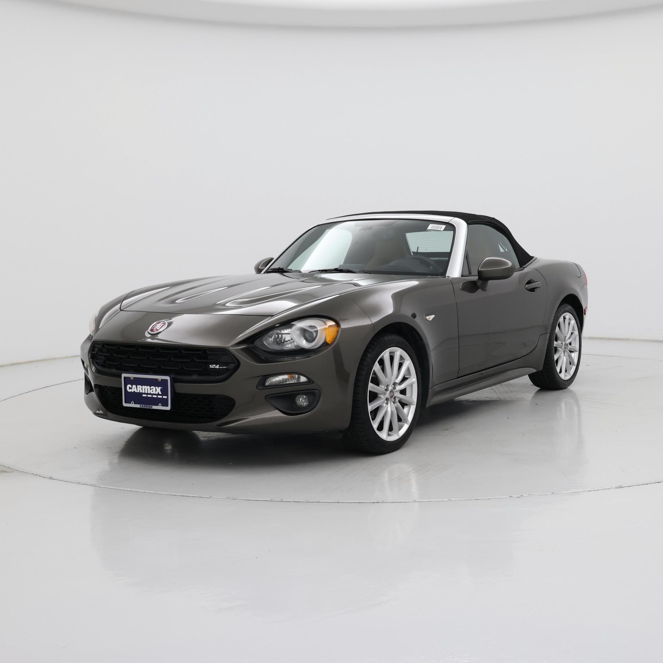 Thumbnail: 2017 Fiat 124 Spider - 4