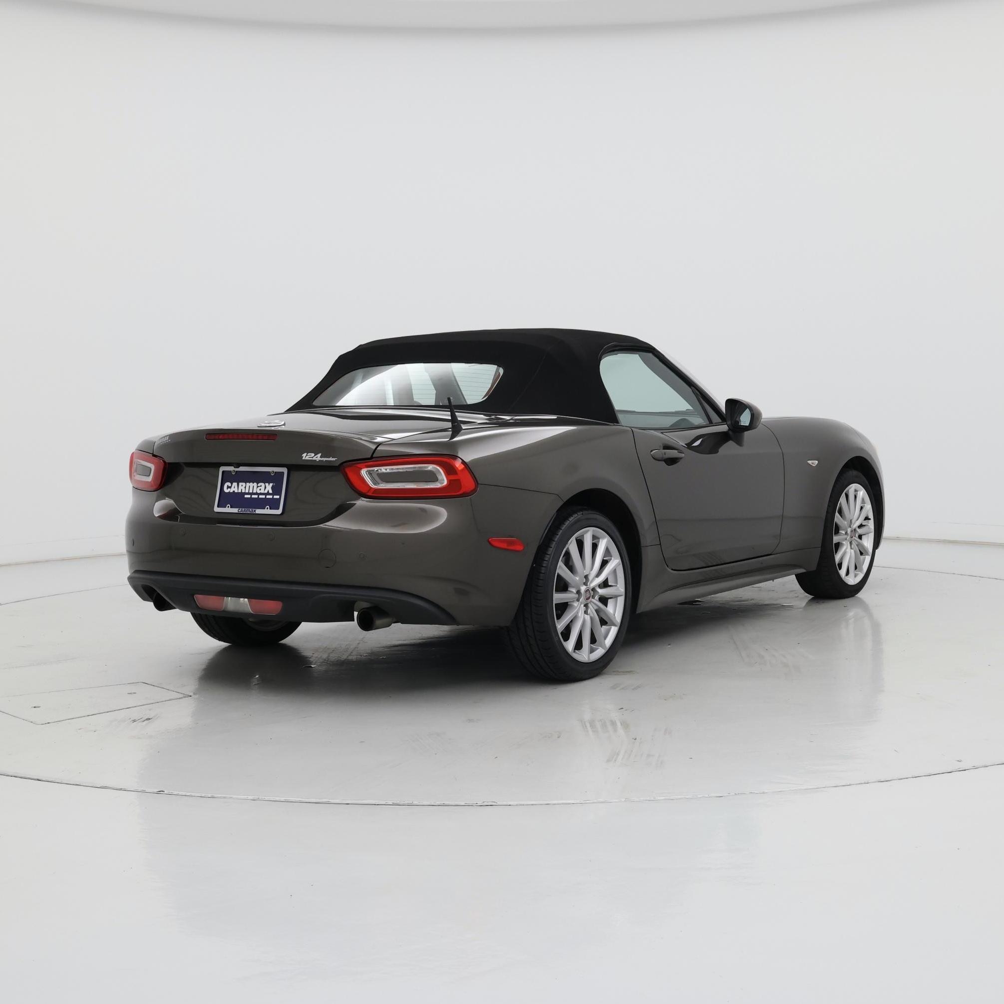 Thumbnail: 2017 Fiat 124 Spider - 8