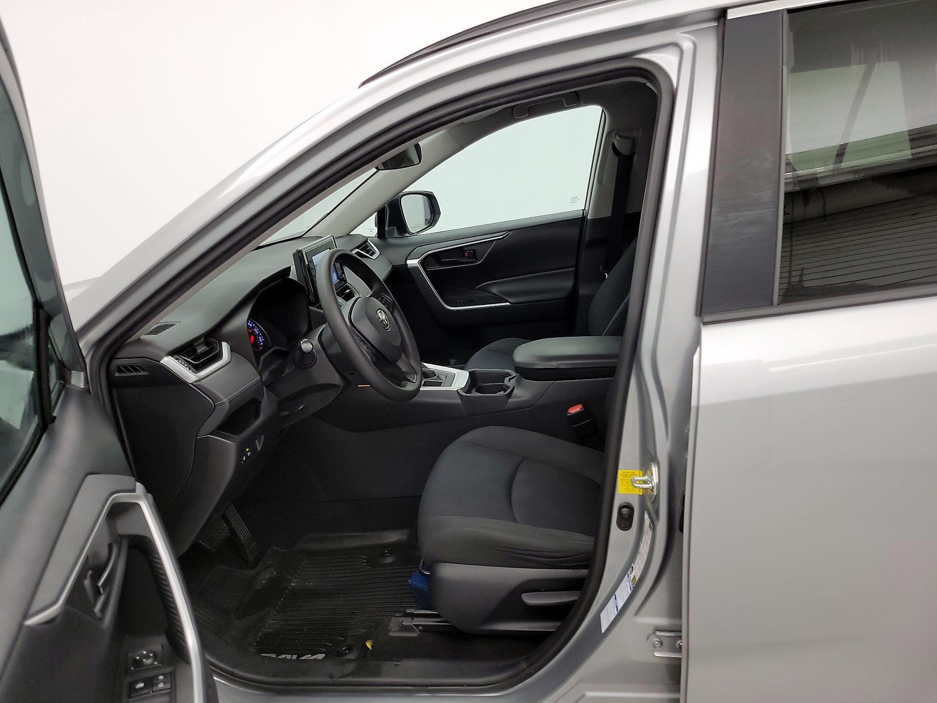 Thumbnail: 2019 Toyota RAV4 - 11
