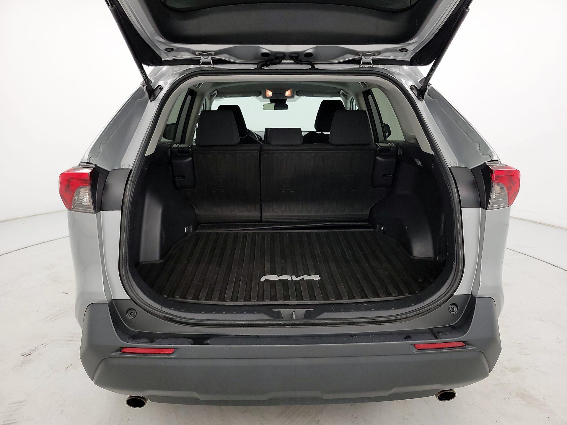 Thumbnail: 2019 Toyota RAV4 - 20