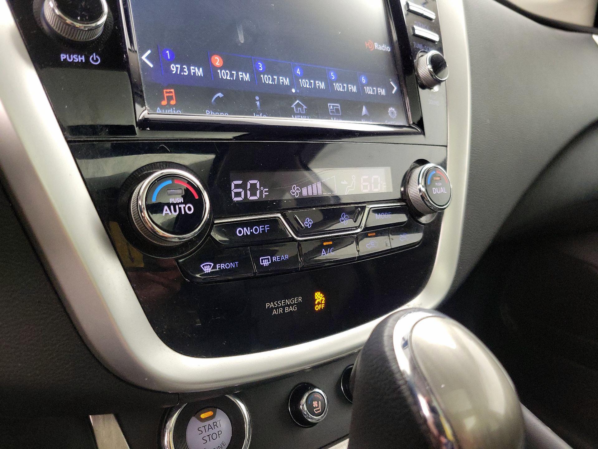 Thumbnail: 2016 Nissan Murano - 17