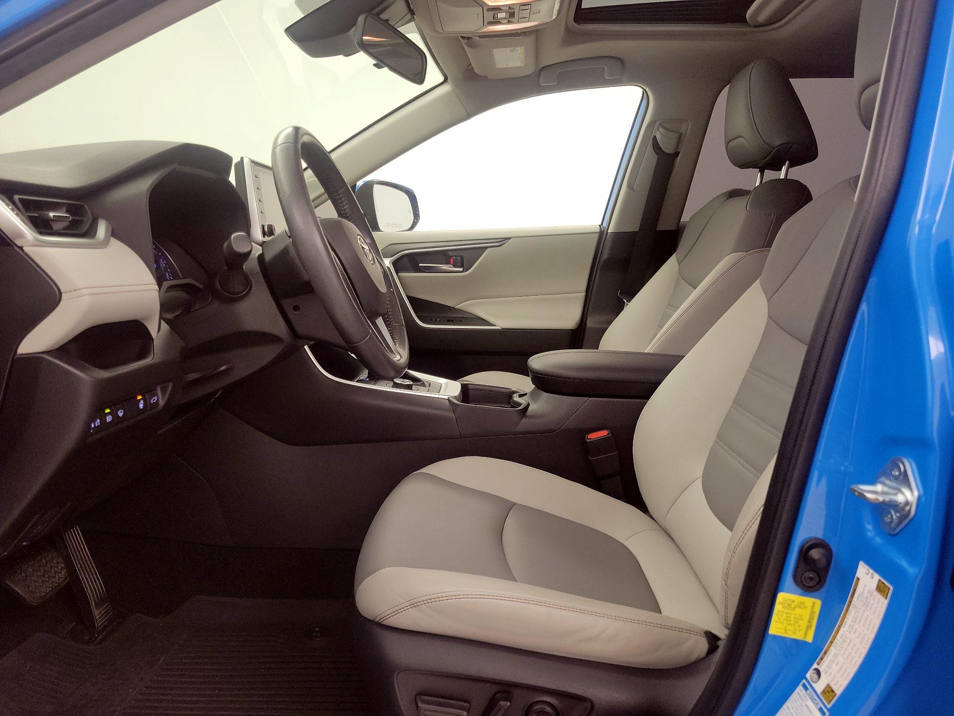 Thumbnail: 2021 Toyota RAV4 - 11