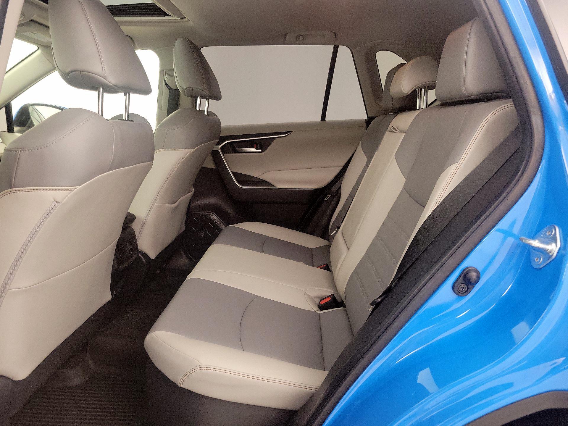 Thumbnail: 2021 Toyota RAV4 - 20