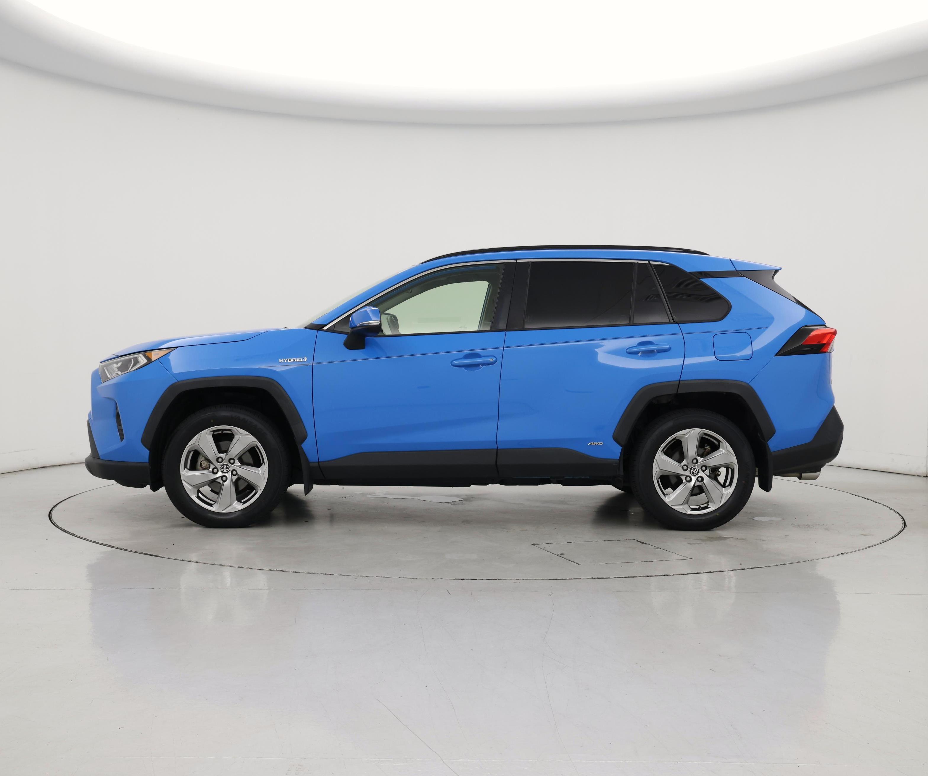 Thumbnail: 2021 Toyota RAV4 - 3