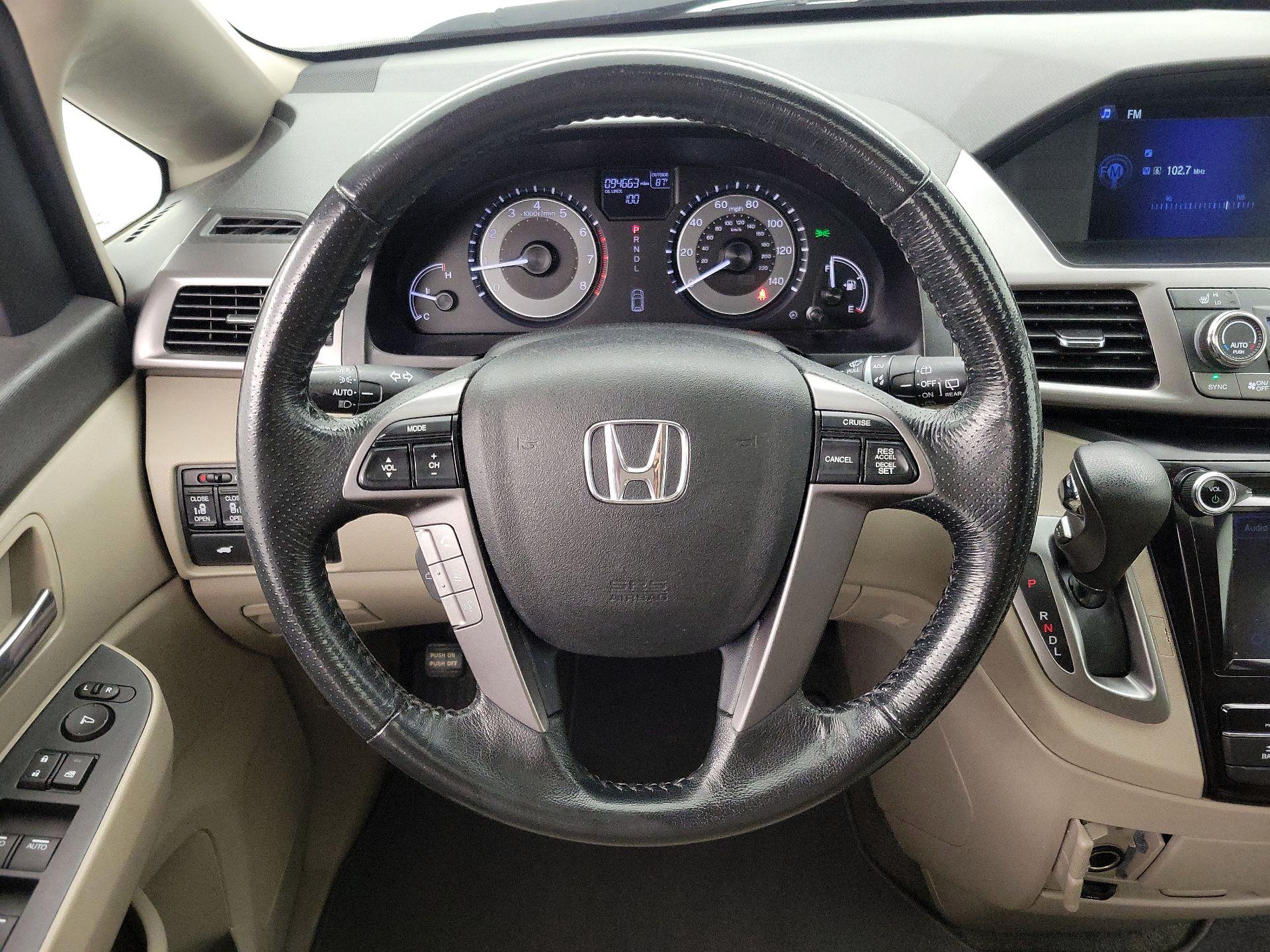 Thumbnail: 2015 Honda Odyssey - 10