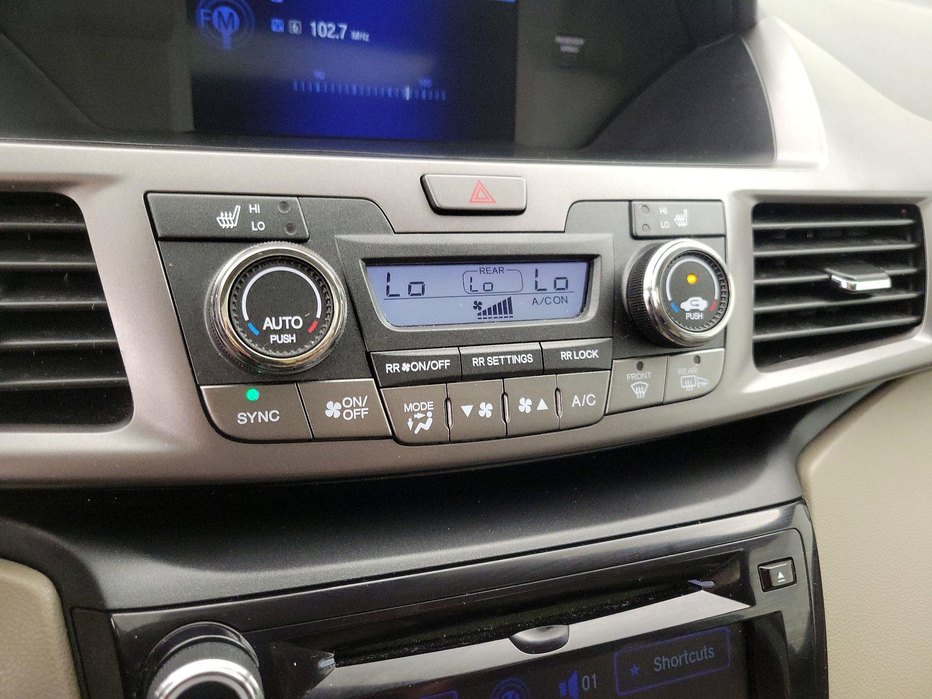 Thumbnail: 2015 Honda Odyssey - 16