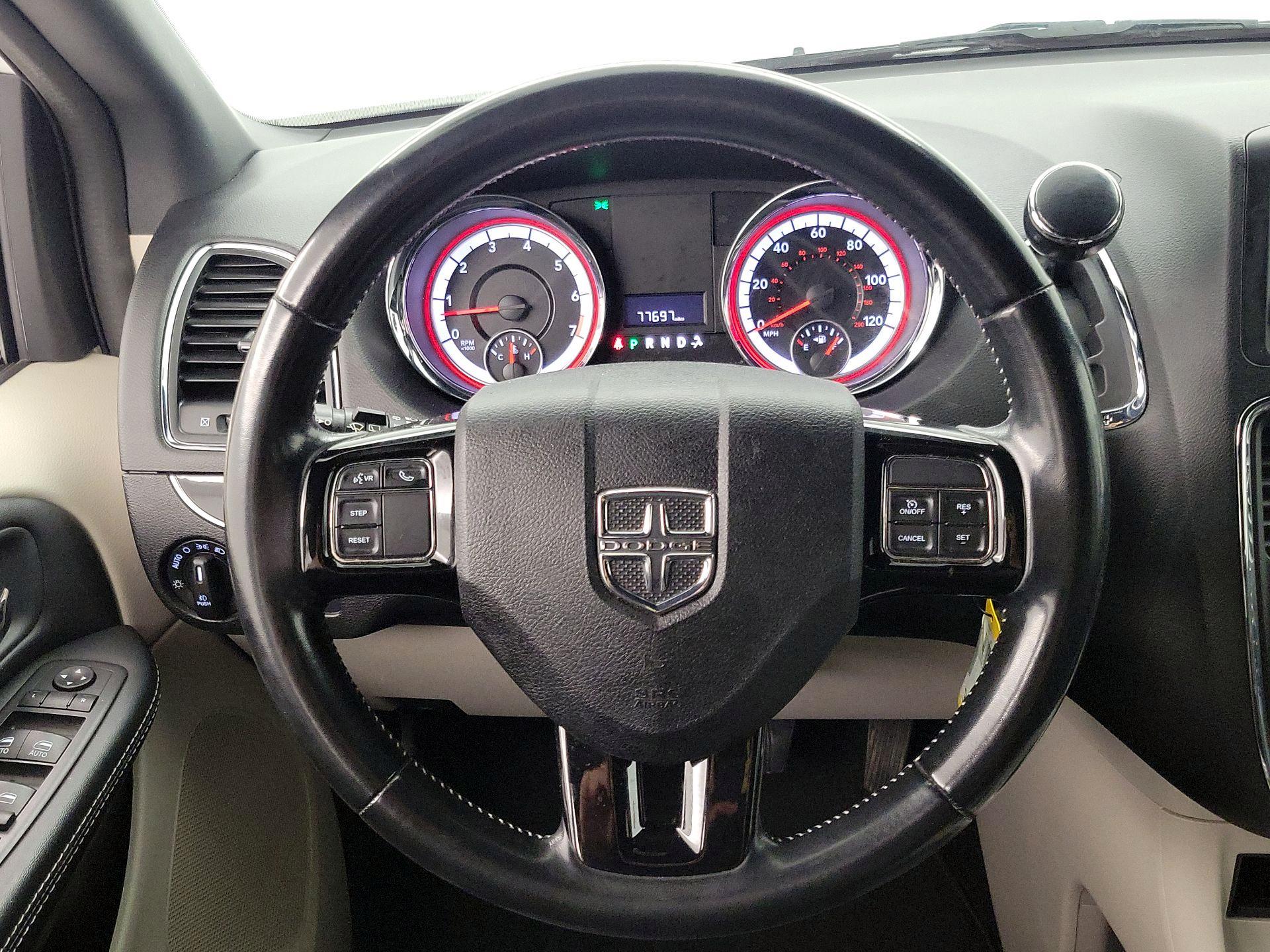 Thumbnail: 2020 Dodge Grand Caravan - 10