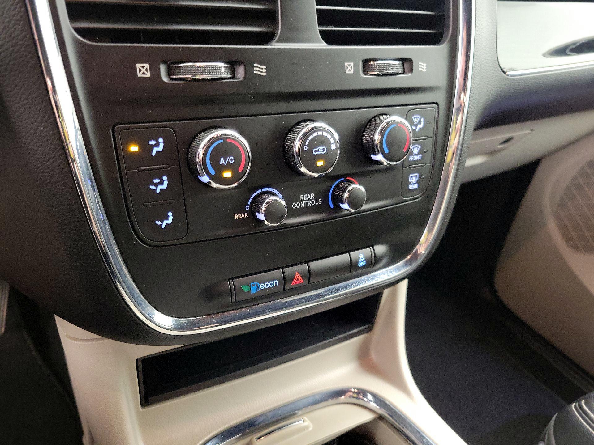 Thumbnail: 2020 Dodge Grand Caravan - 16