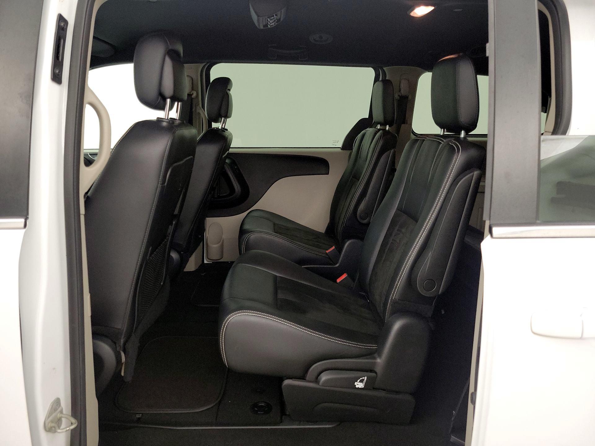 Thumbnail: 2020 Dodge Grand Caravan - 19